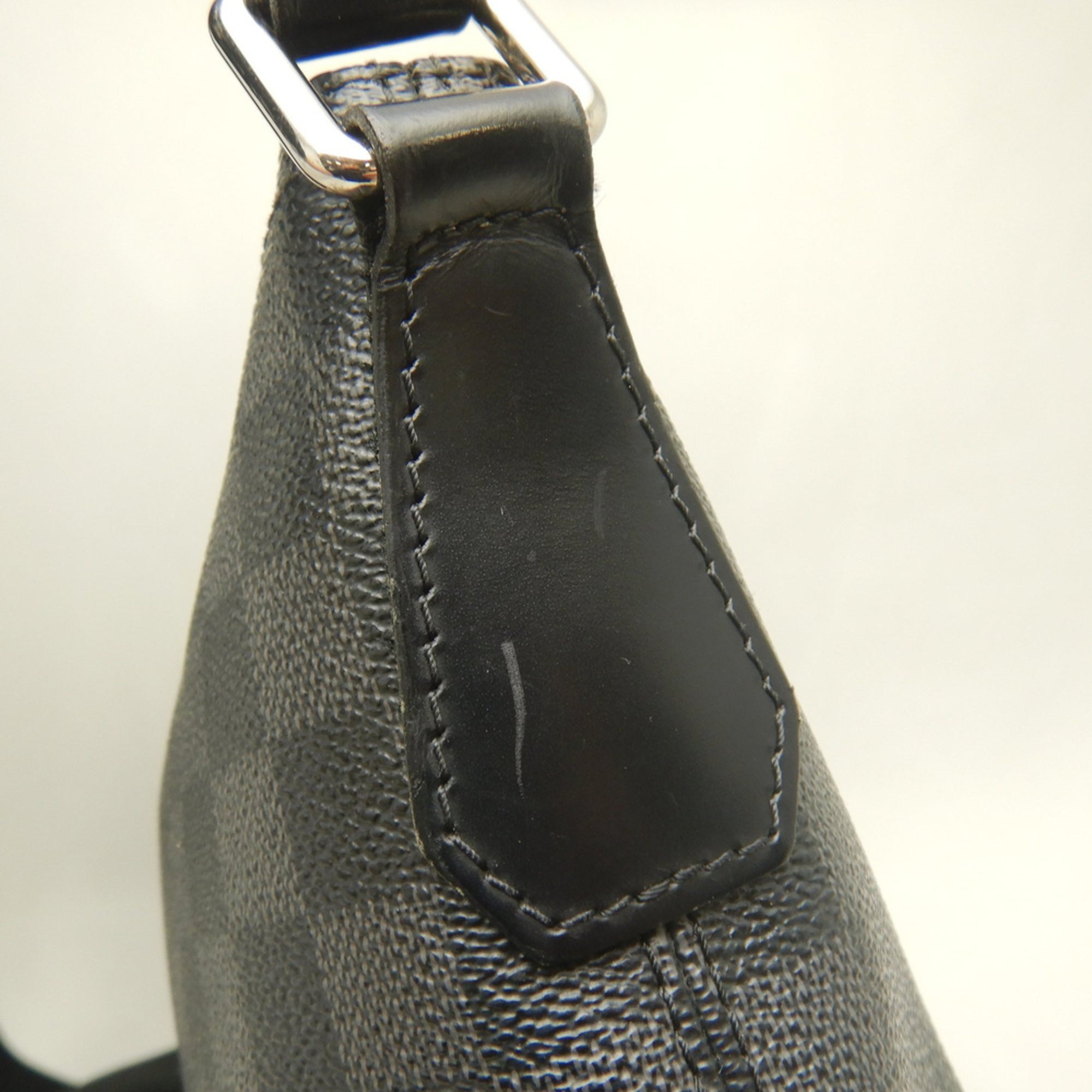 Louis Vuitton Noir Damier Canvas Shoulder Bag (Pre-Owned)