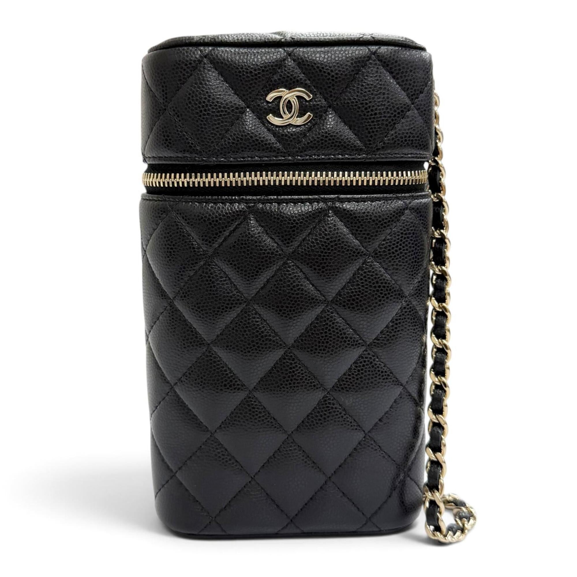 Chanel Black Grained Calfskin Shoulder Bag (Pre-Owned)