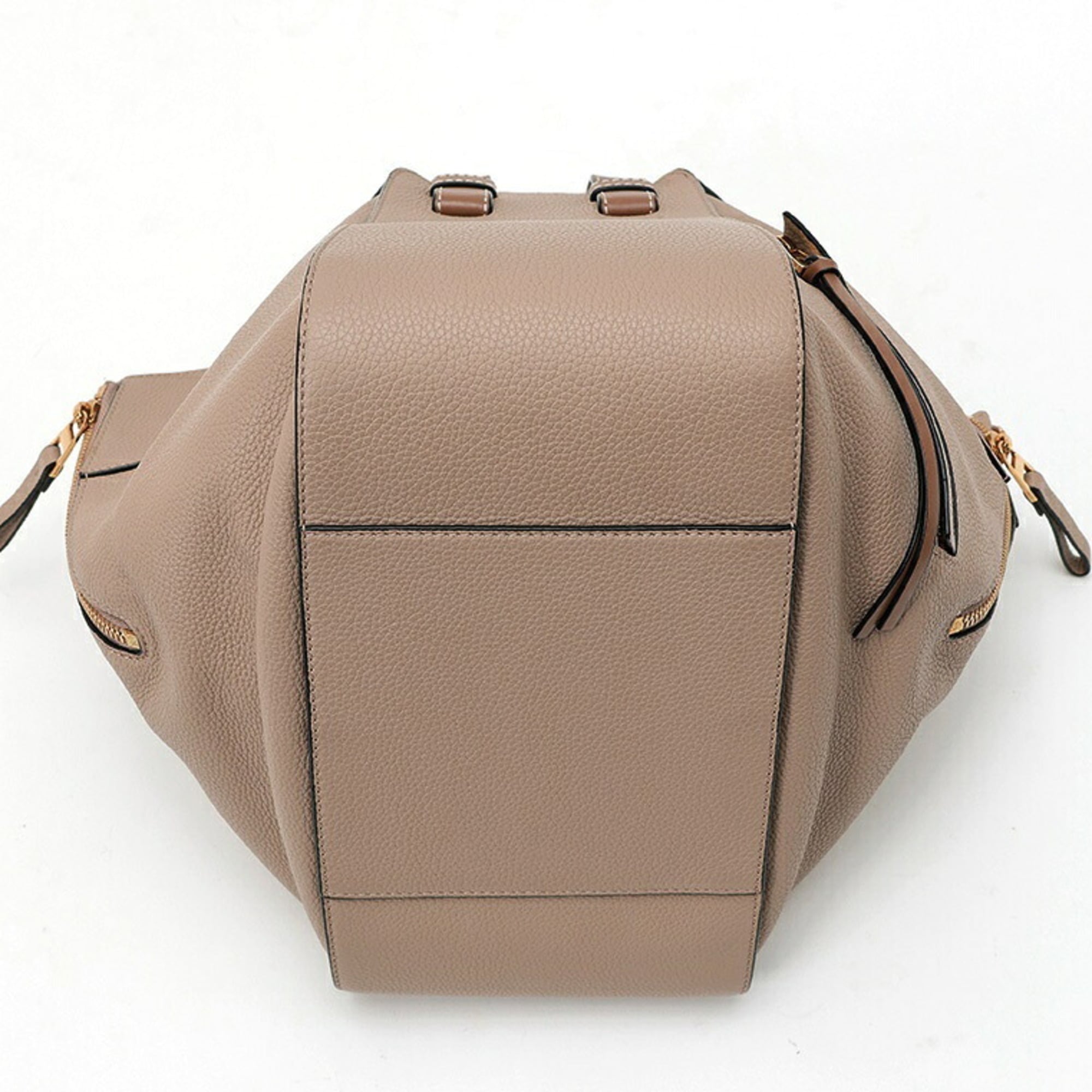 Loewe Grayish Sand Leather Shoulder Bag (Pre-Owned)