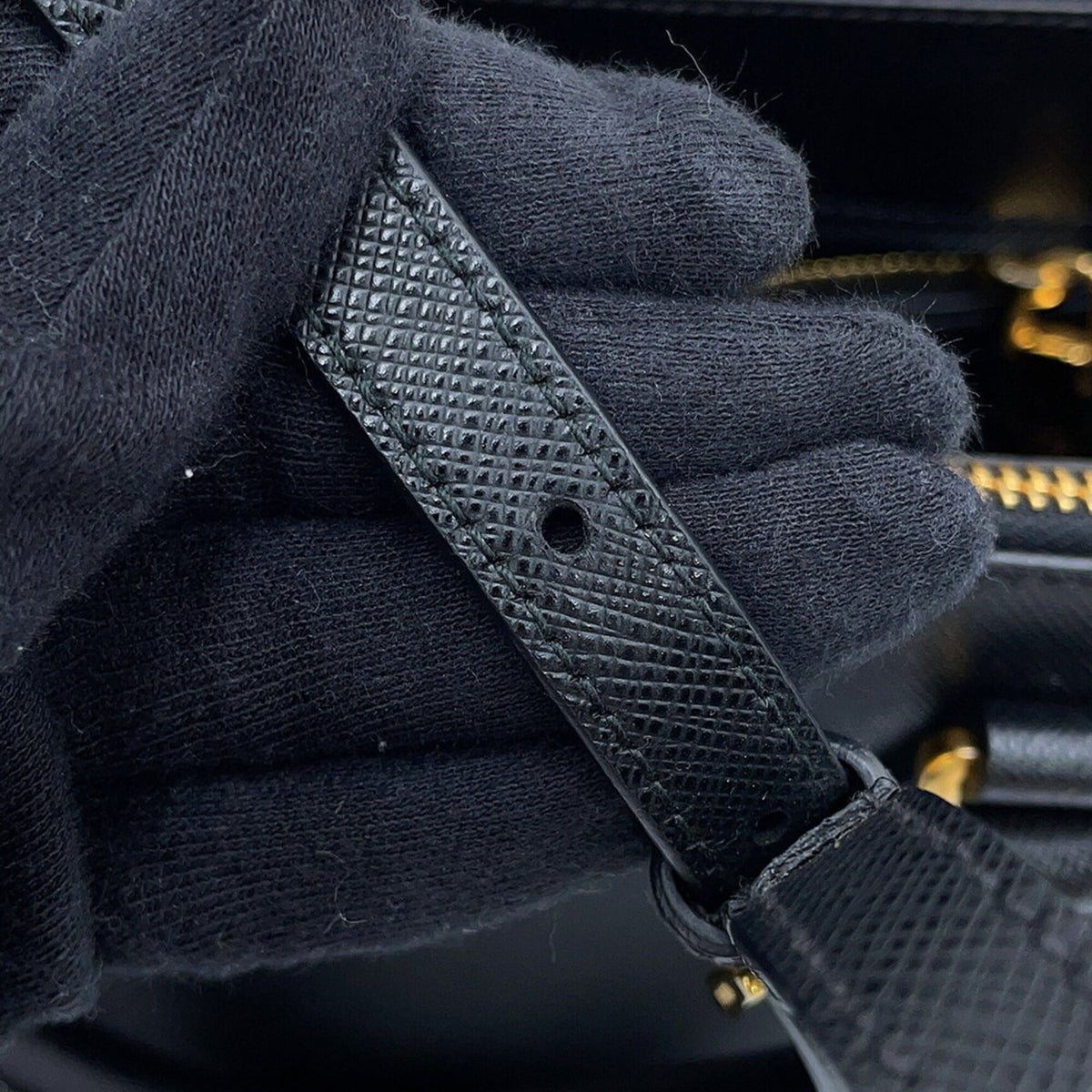 Prada Black Saffiano Handbag Shoulder Bag (Pre-Owned)