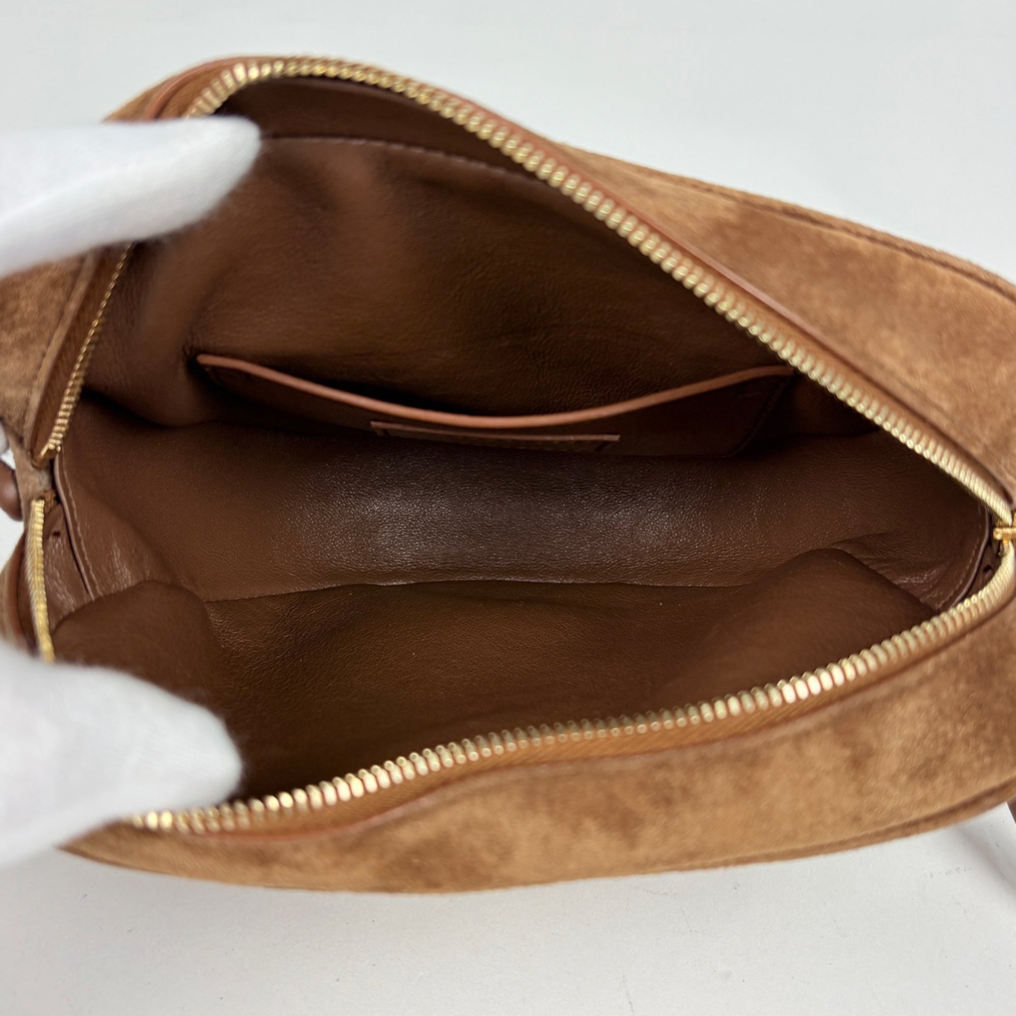 Yves Saint Laurent Brown Suede Shoulder Bag (Pre-Owned)