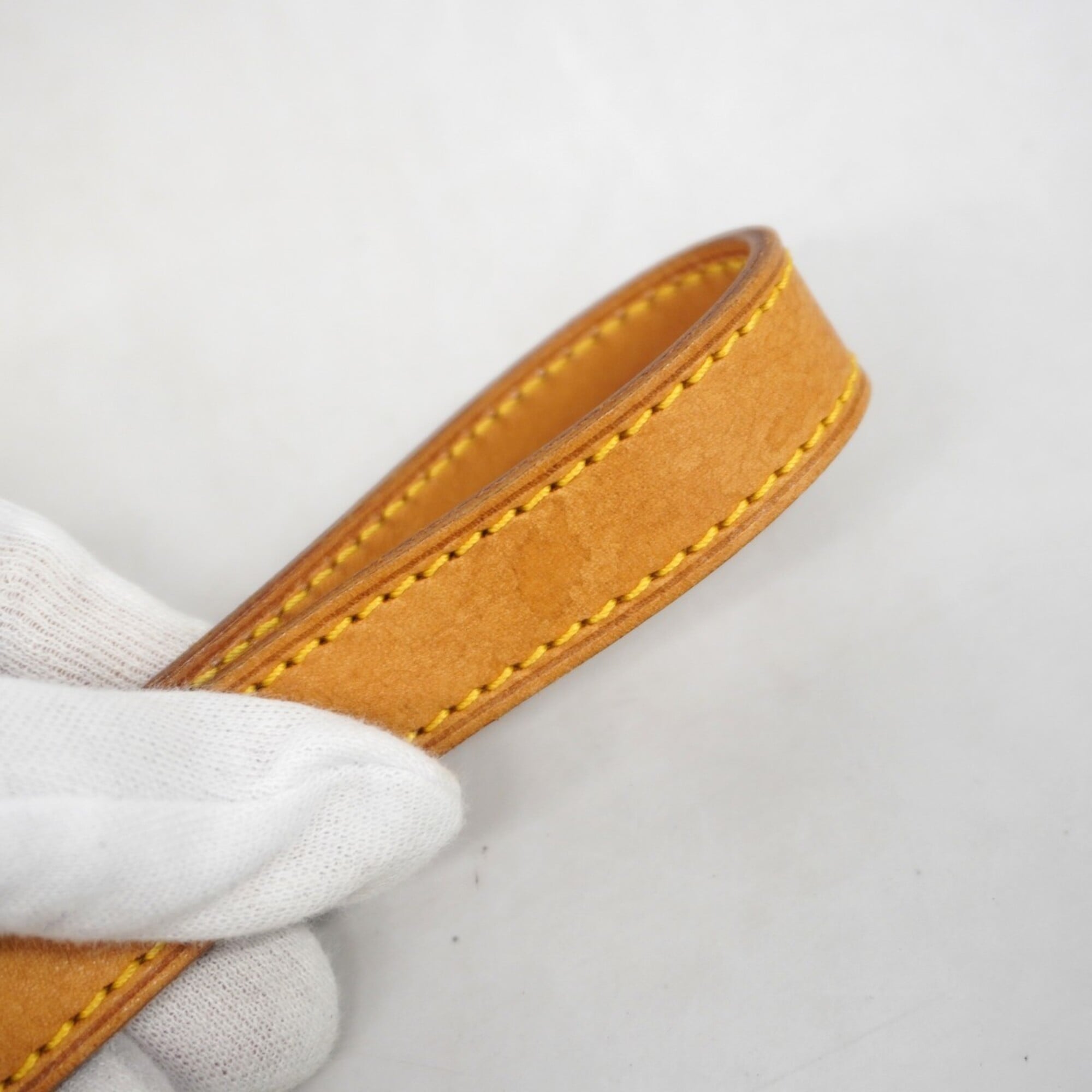 Louis Vuitton Brown Shoulder Bag (Pre-Owned)