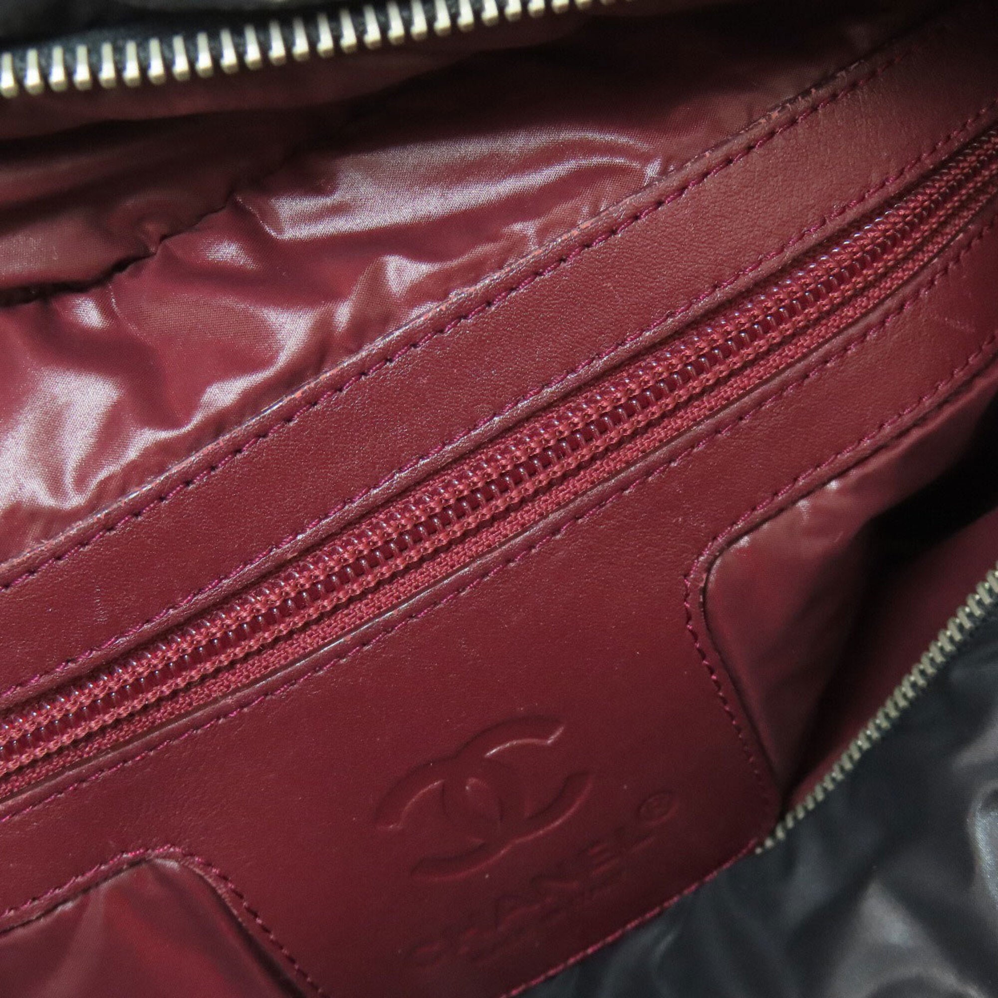 Chanel Black Nylon Handbag (Pre-Owned)
