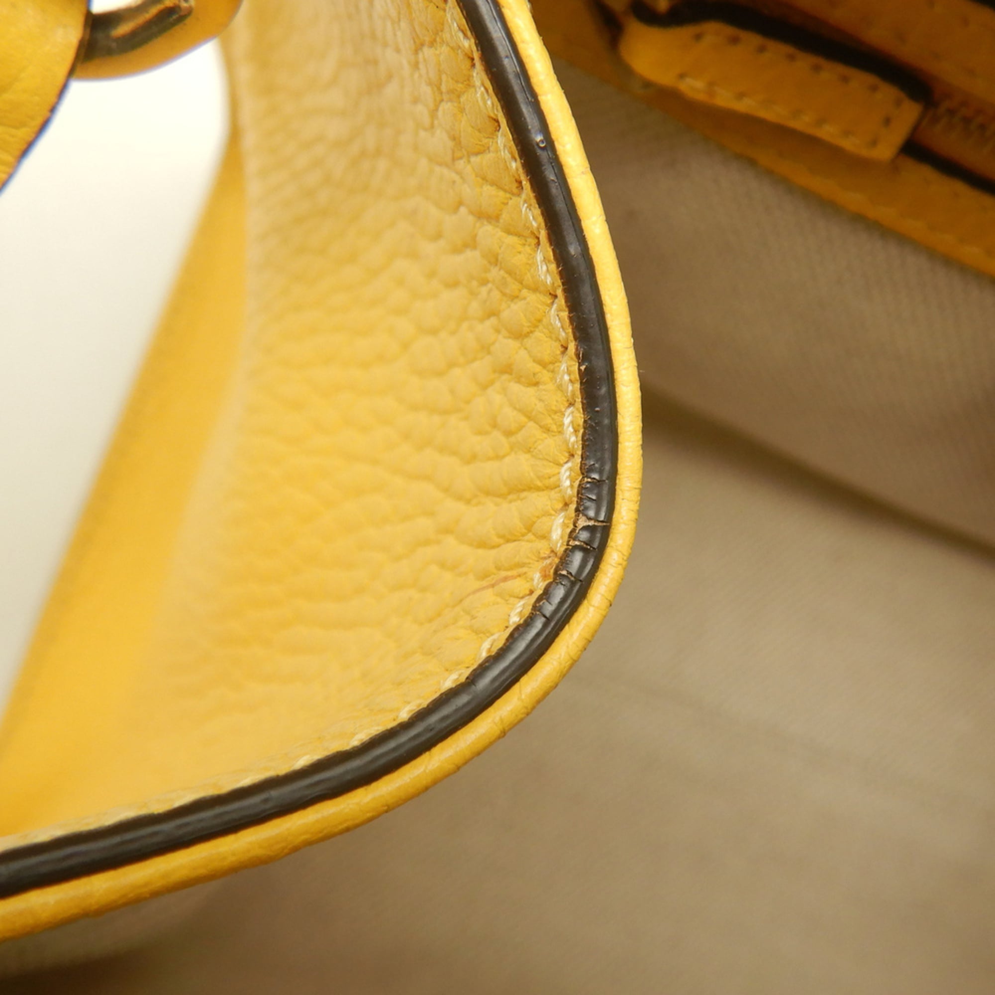 Gucci Yellow Leather Handbag (Pre-Owned)