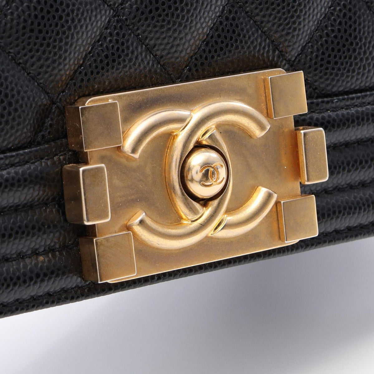 Chanel Black Grained Calfskin Handbag Shoulder Bag (Pre-Owned)