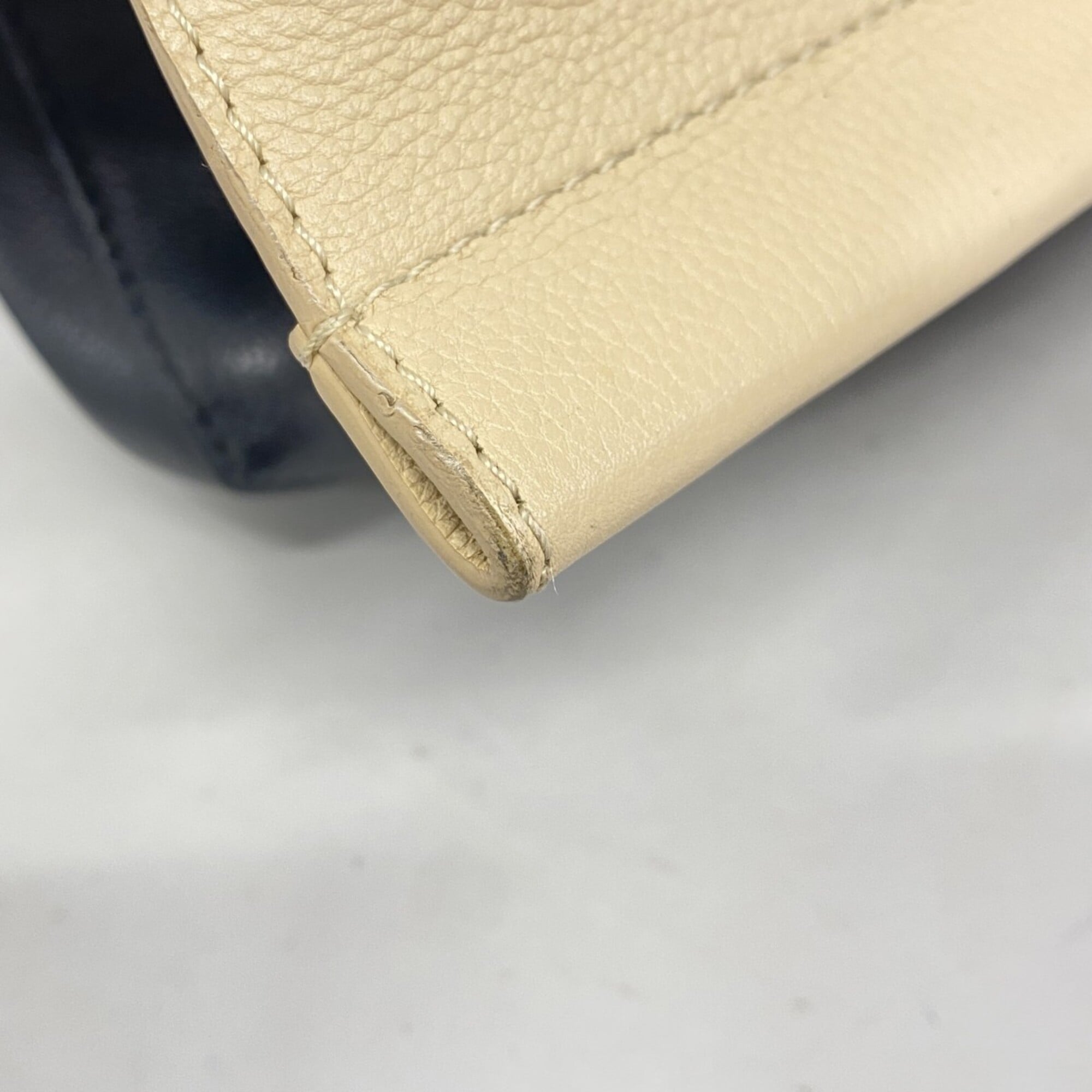 Louis Vuitton Noir Vanilla Handbag (Pre-Owned)