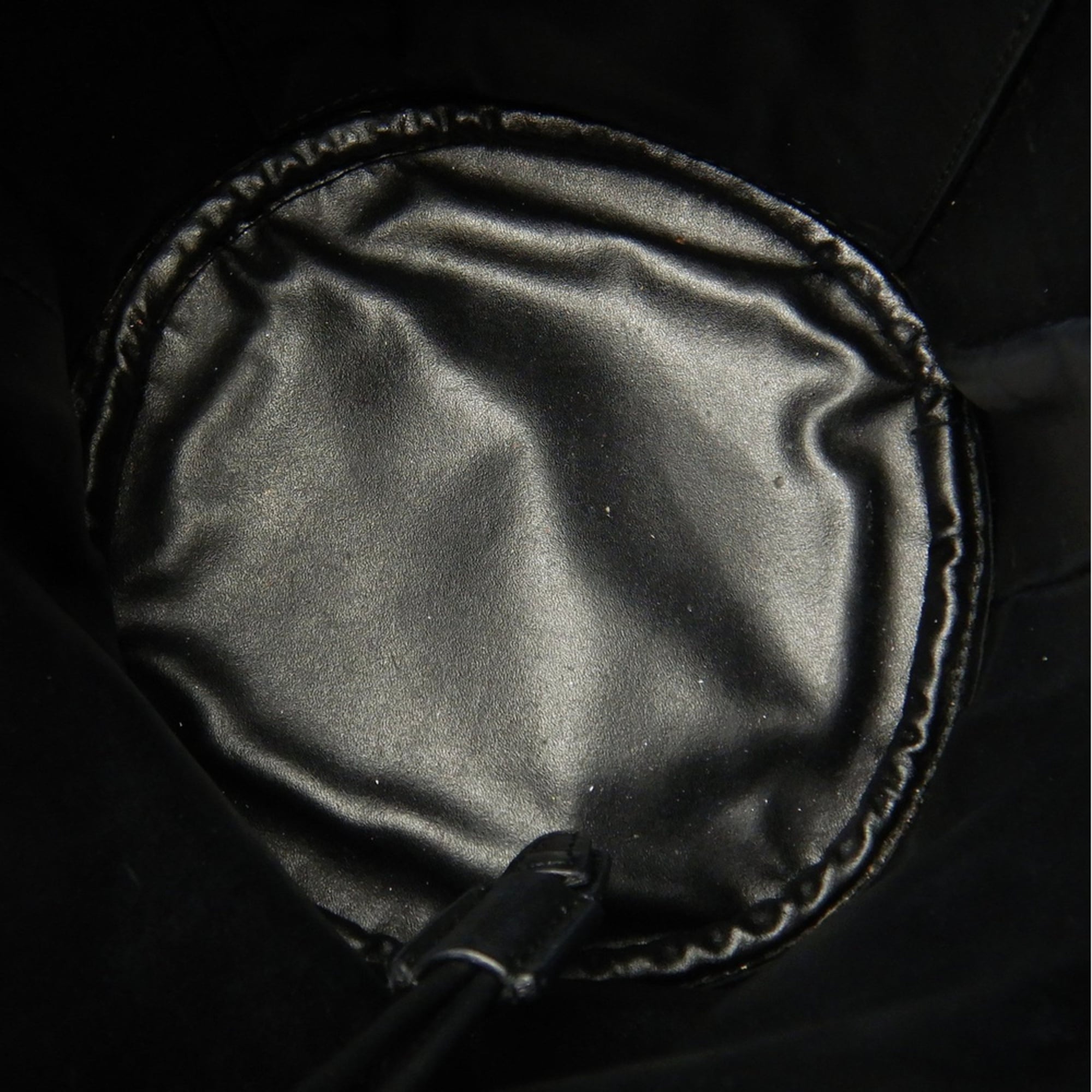 Balenciaga Black Leather Shoulder Bag (Pre-Owned)