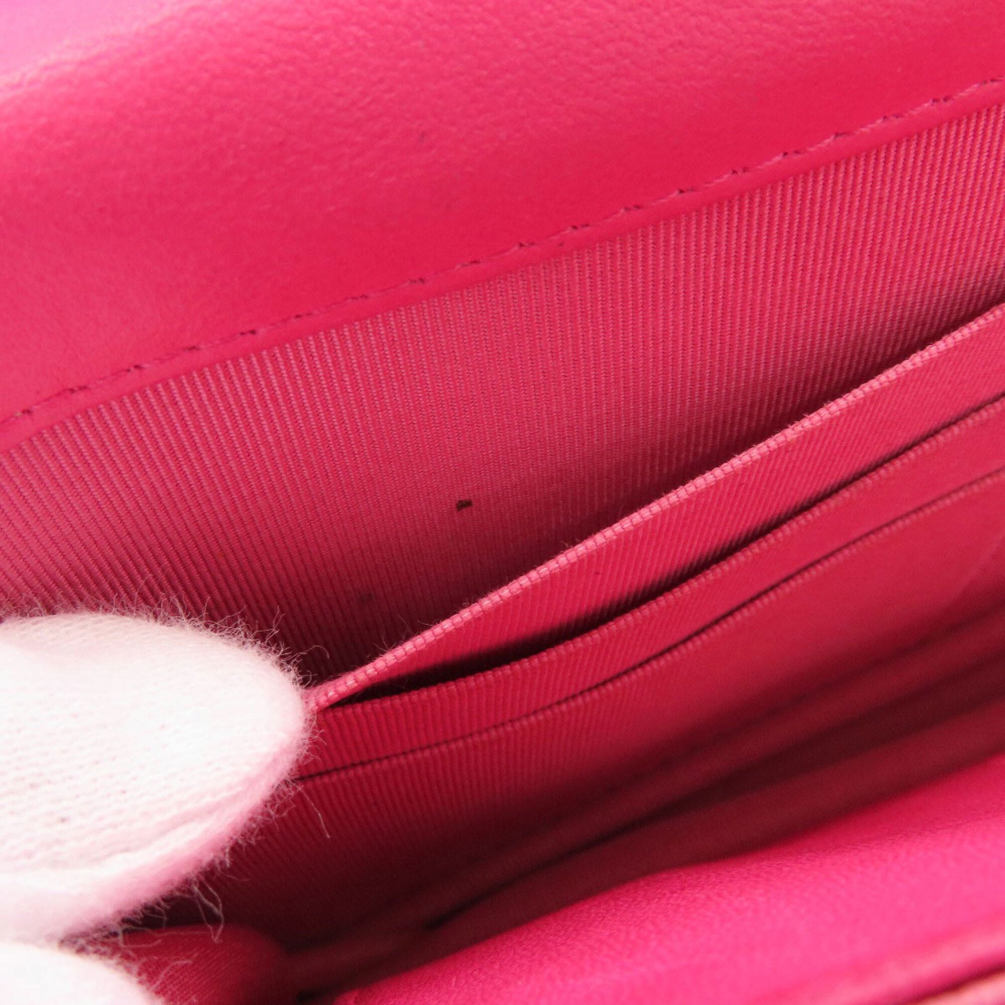 Chanel Pink Leather Shoulder Bag (Pre-Owned)