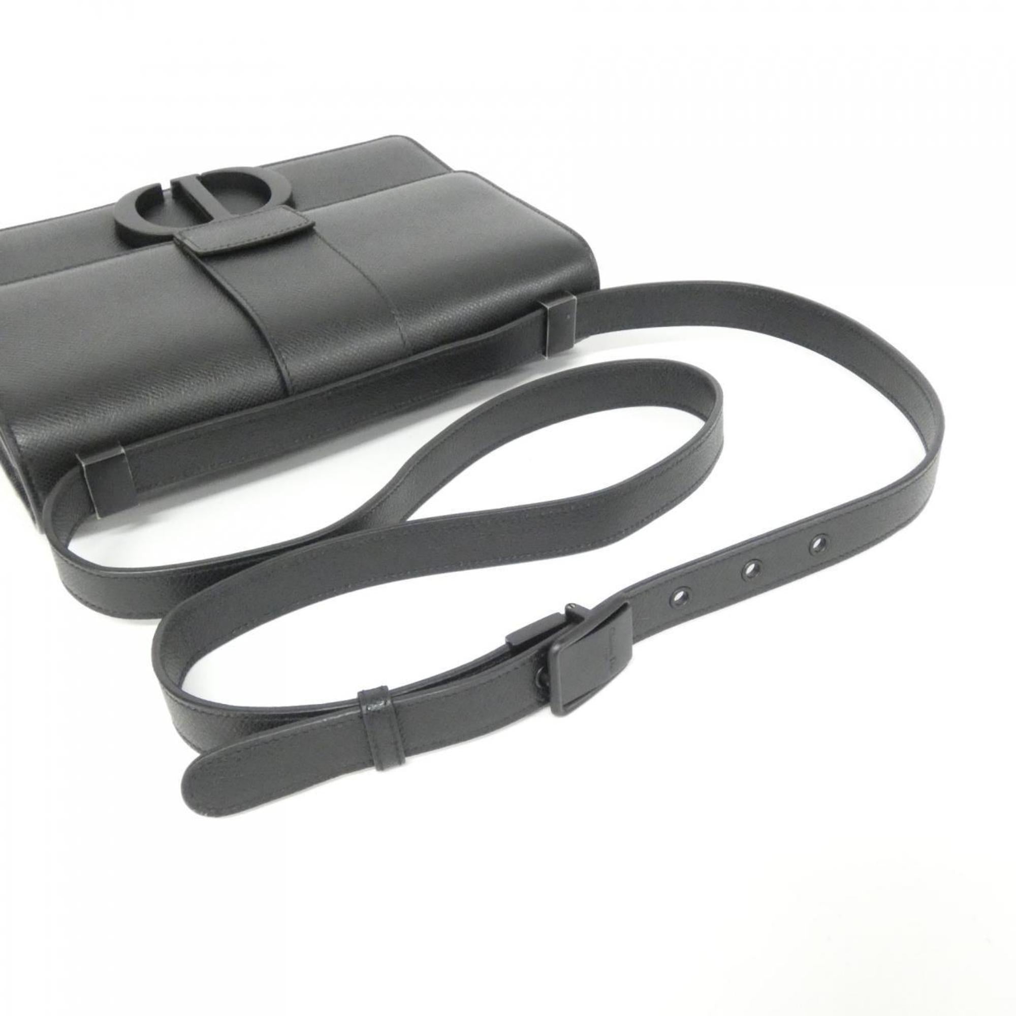 Christian Dior Black Leather Shoulder Bag (Pre-Owned)