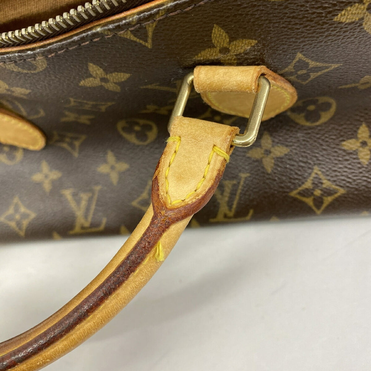 Louis Vuitton Brown Handbag (Pre-Owned)