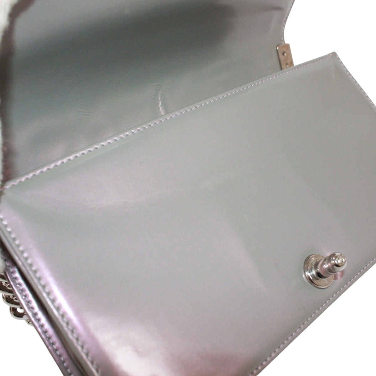 Chanel Metallic Gray Patent Leather Shoulder Bag (Pre-Owned)