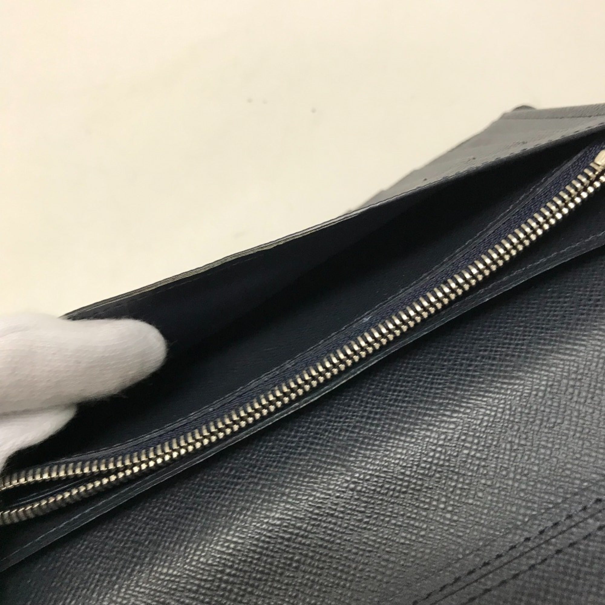 Louis Vuitton Navy Epi Leather Long Wallet (Bi-Fold) (Pre-Owned)
