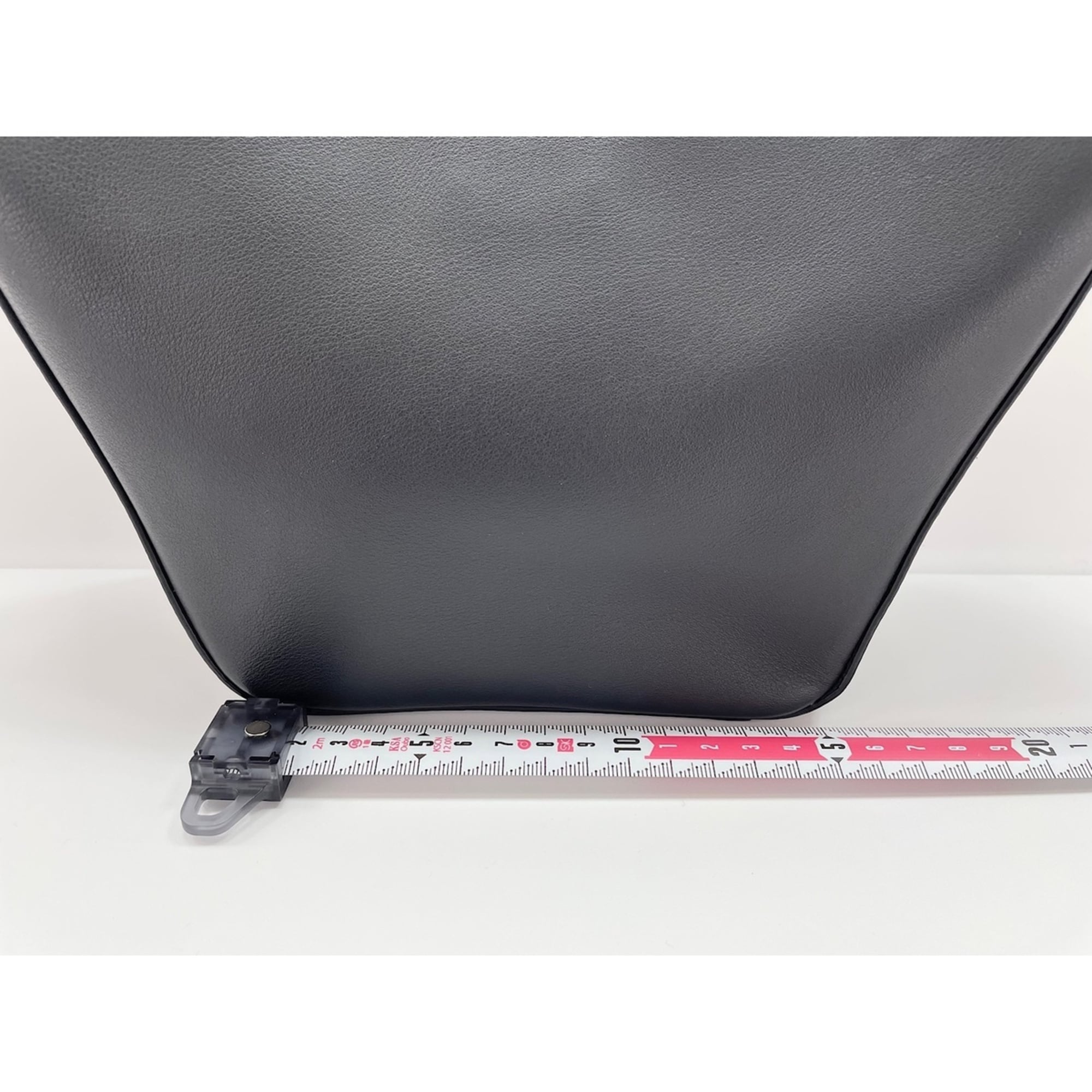 Loewe Black Shoulder Bag (Pre-Owned)