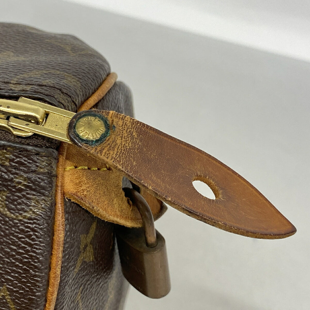 Louis Vuitton Brown Handbag (Pre-Owned)