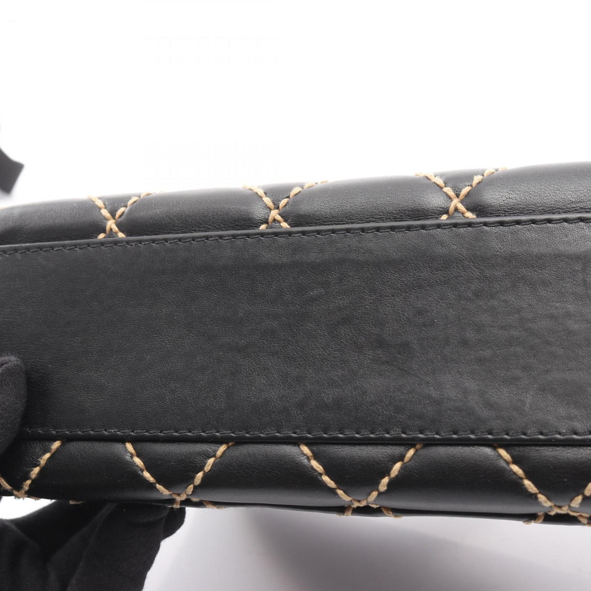 Chanel Black Leather Handbag (Pre-Owned)