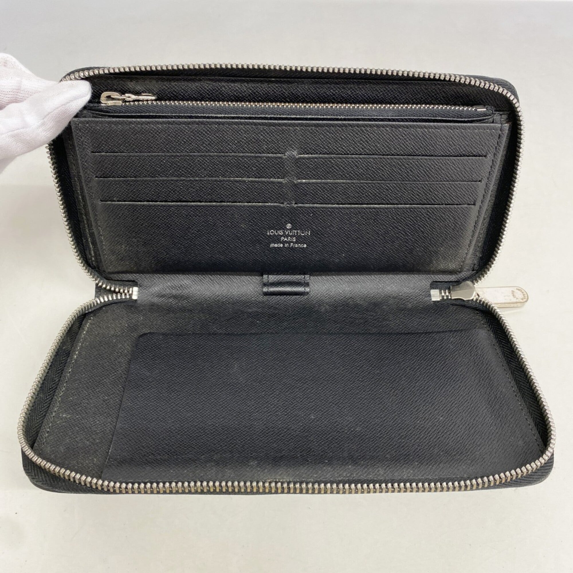 Louis Vuitton Noir Long Wallet (Bi-Fold) (Pre-Owned)