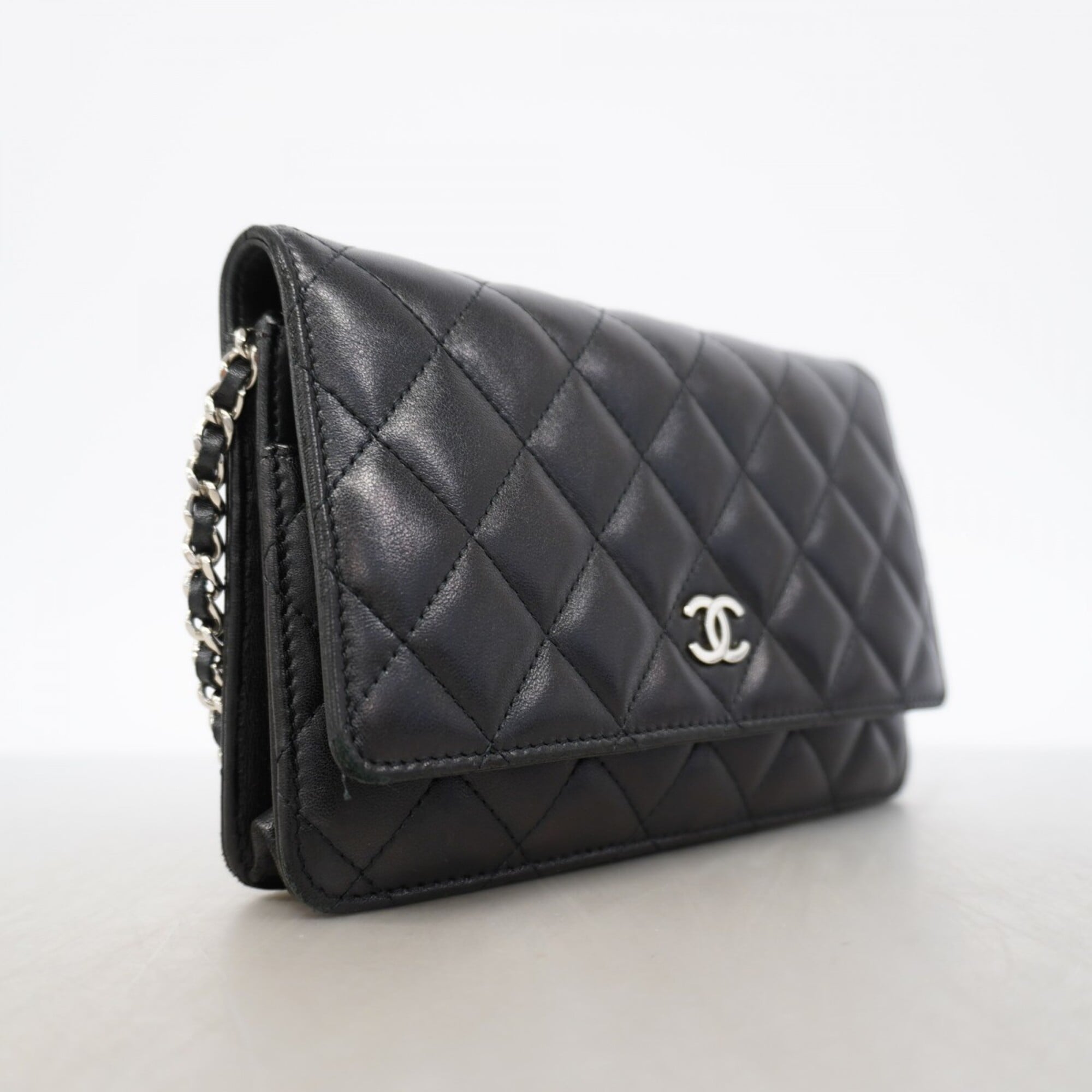 Chanel Black Leather Chain/Shoulder Wallet (Pre-Owned)
