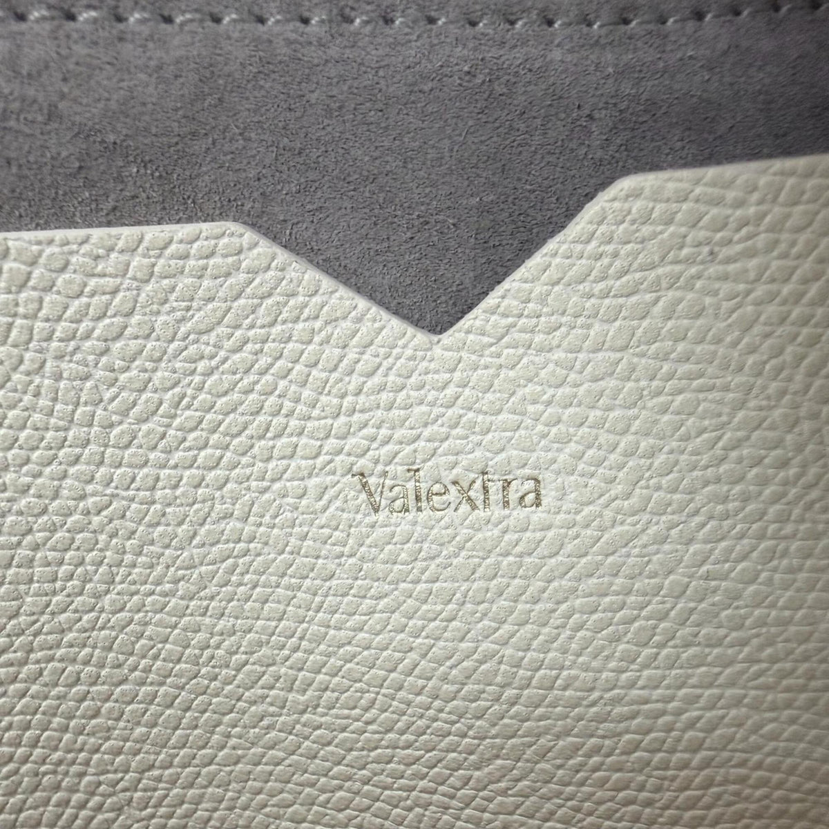 Valextra Ivory Leather Handbag Shoulder Bag (Pre-Owned)
