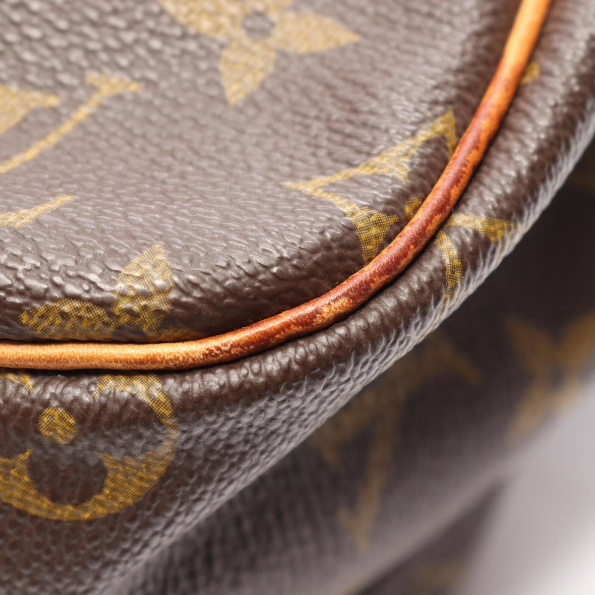 Louis Vuitton Brown Monogram Monogram Leather Handbag (Pre-Owned)