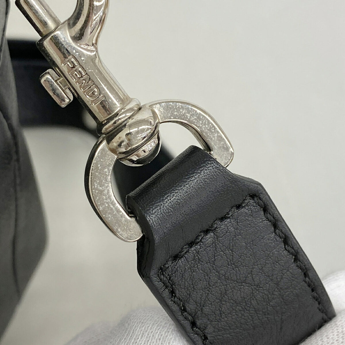 Fendi Black Leather Handbag (Pre-Owned)