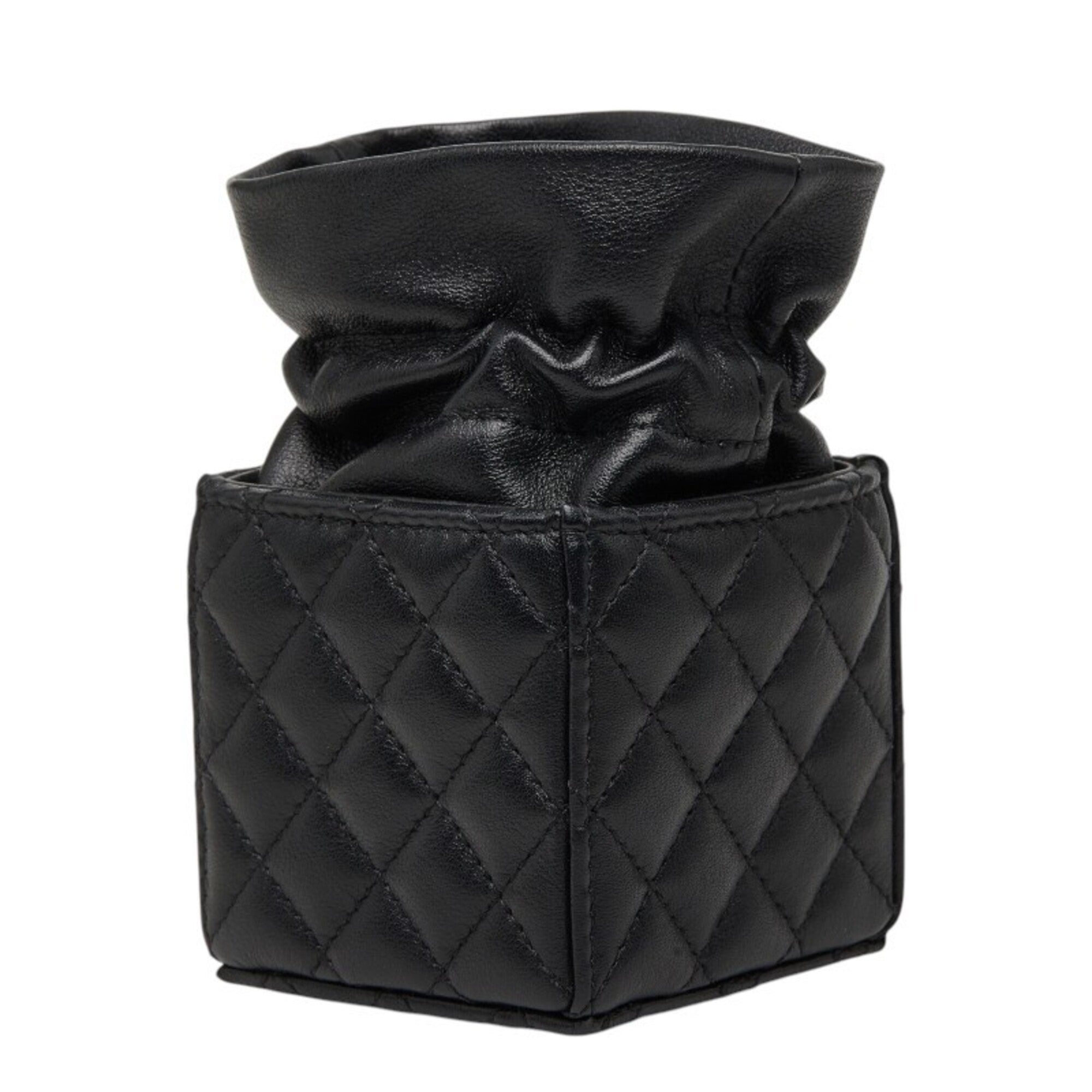 Chanel Black Leather Shoulder Bag (Pre-Owned)