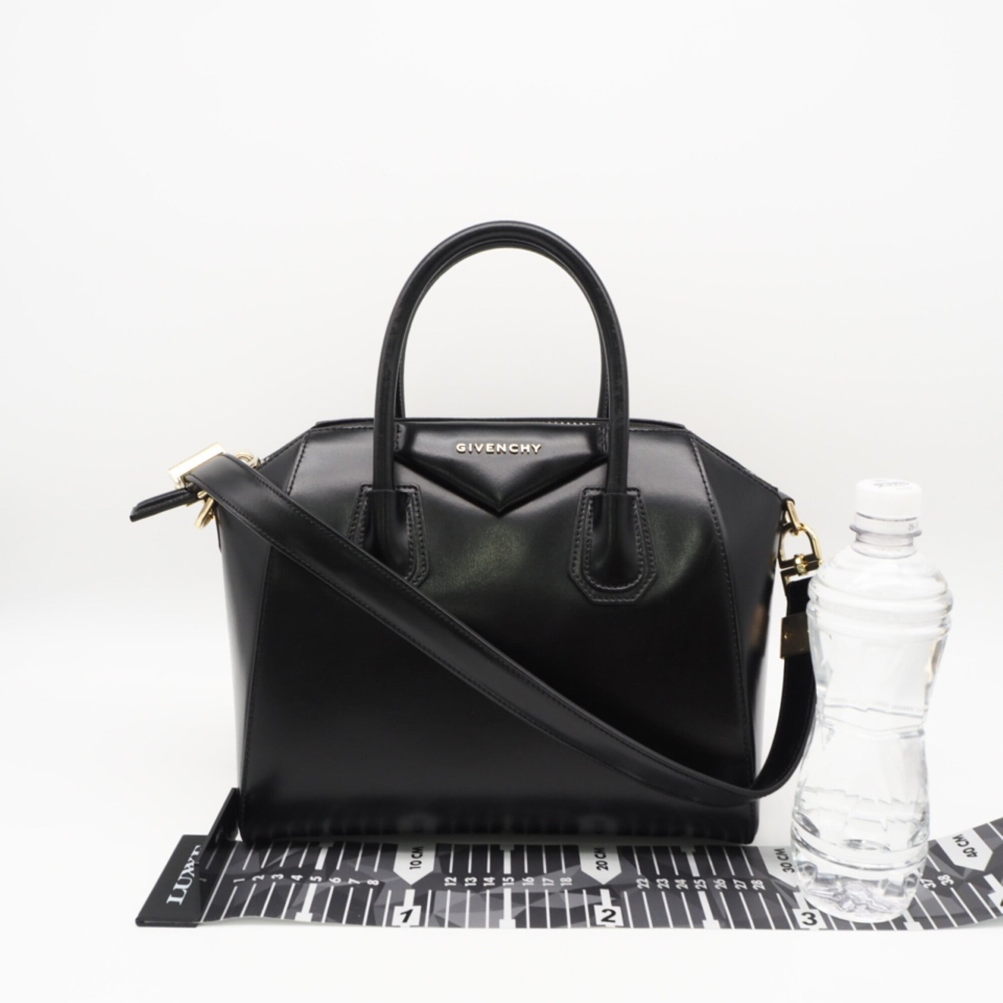 Givenchy Black Leather Handbag (Pre-Owned)