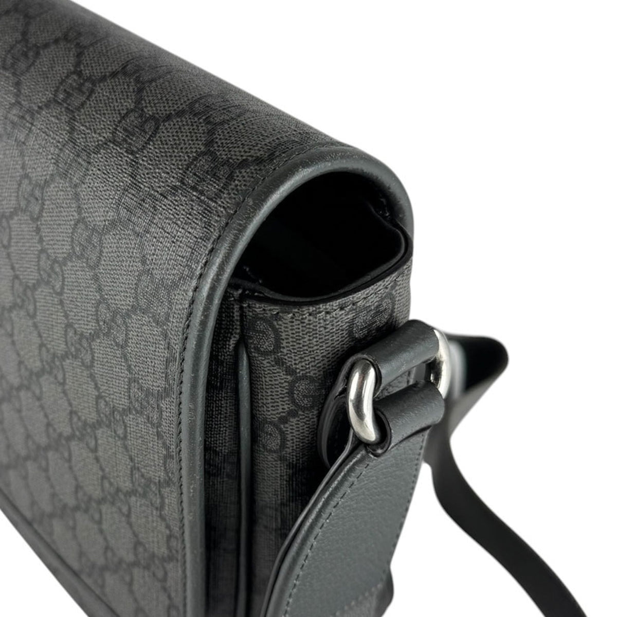 Gucci Gray Gg Supreme Shoulder Bag (Pre-Owned)