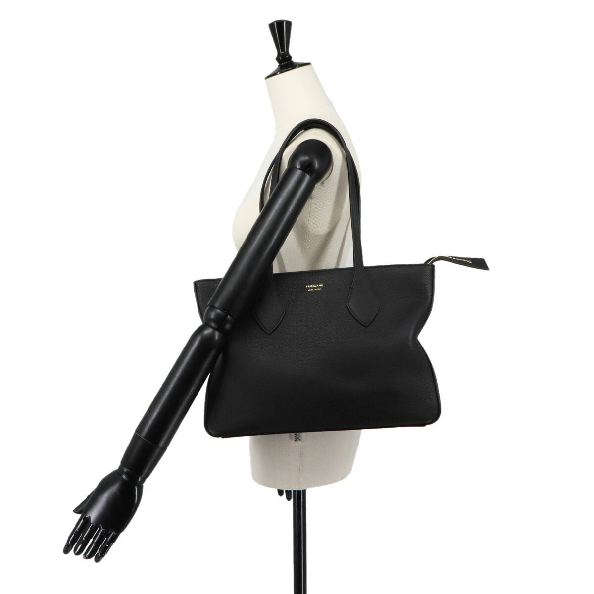 Salvatore Ferragamo Black Leather Handbag Tote Bag (Pre-Owned)