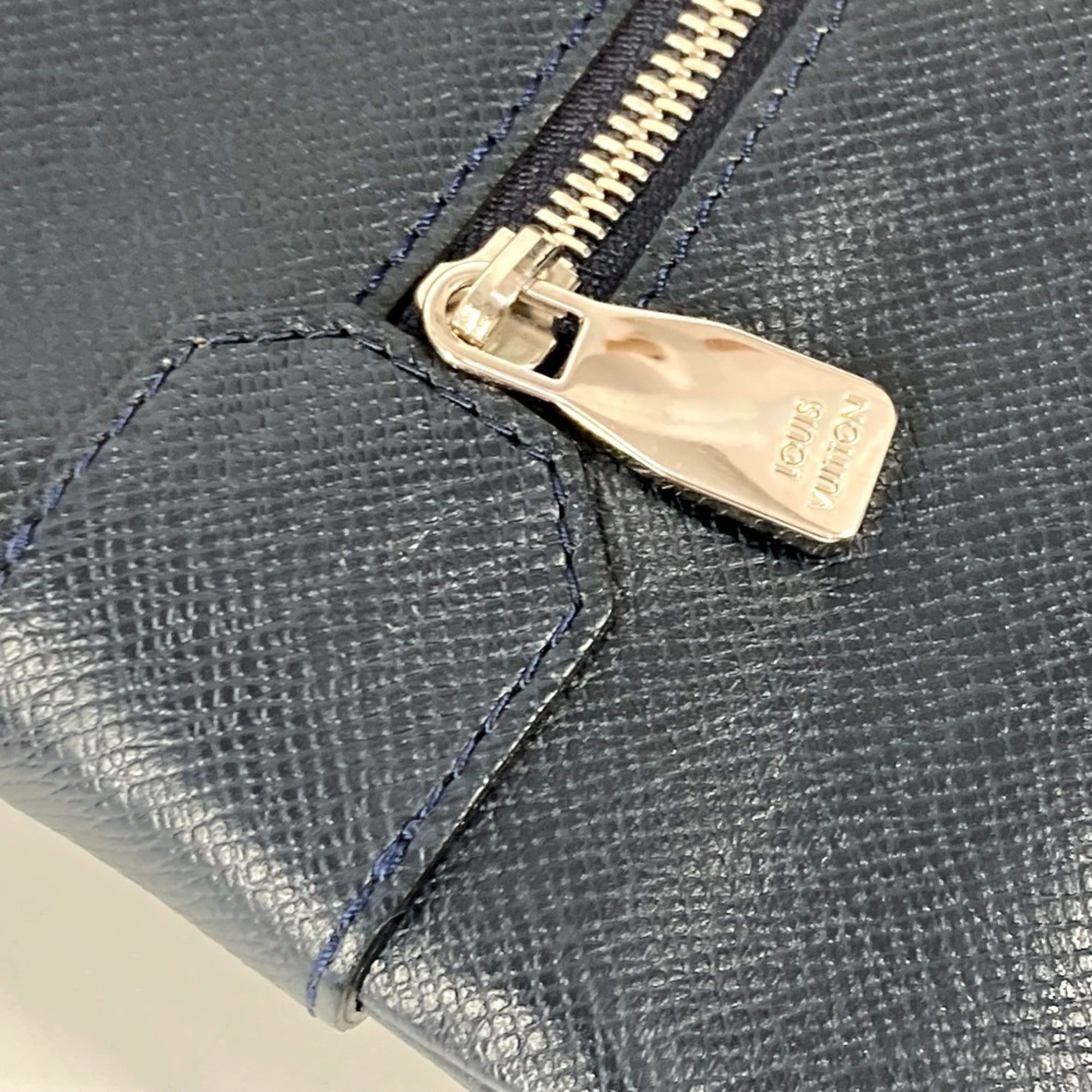 Louis Vuitton Boreal Navy Taiga Leather Shoulder Bag (Pre-Owned)