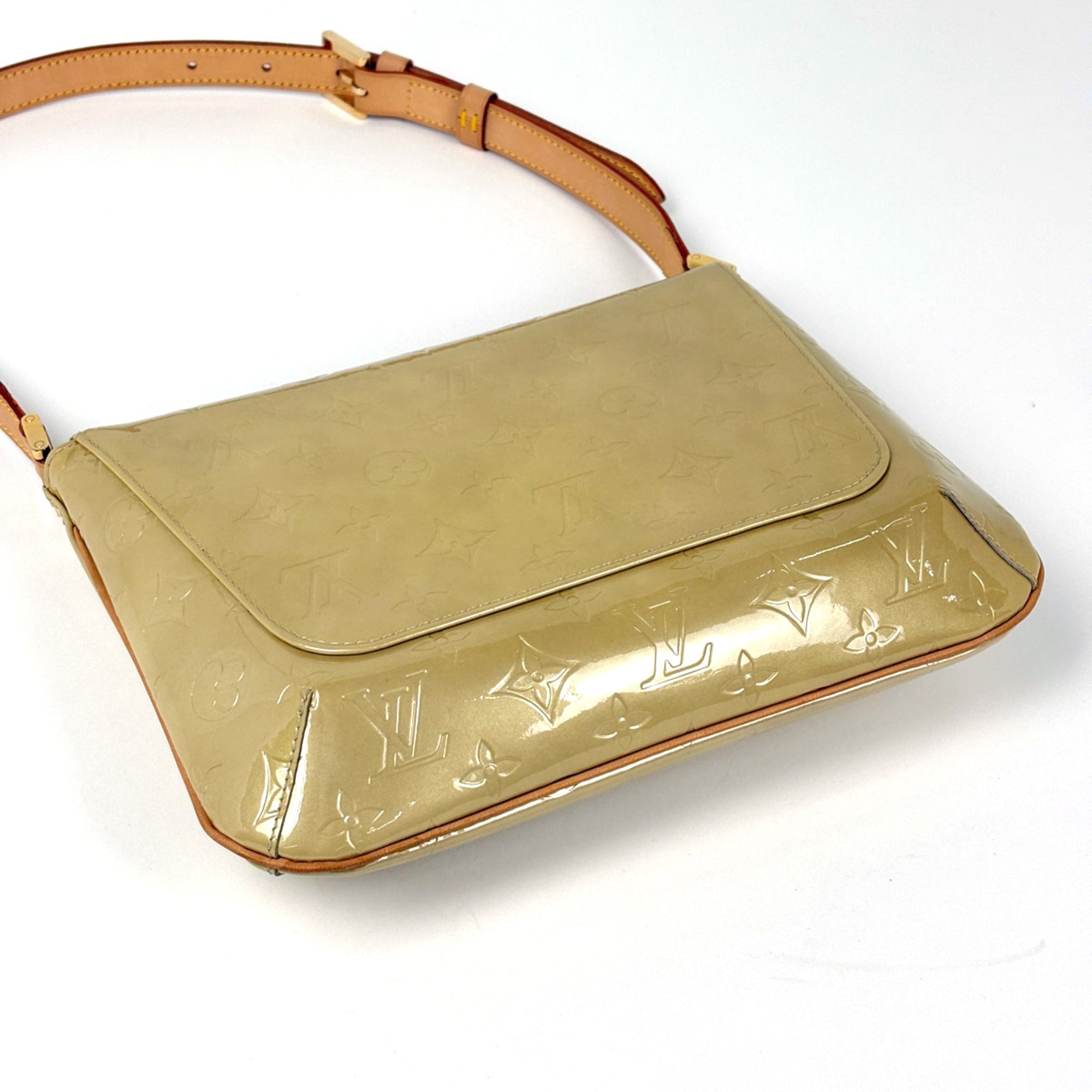 Louis Vuitton Beige Monogram Vernis Shoulder Bag (Pre-Owned)