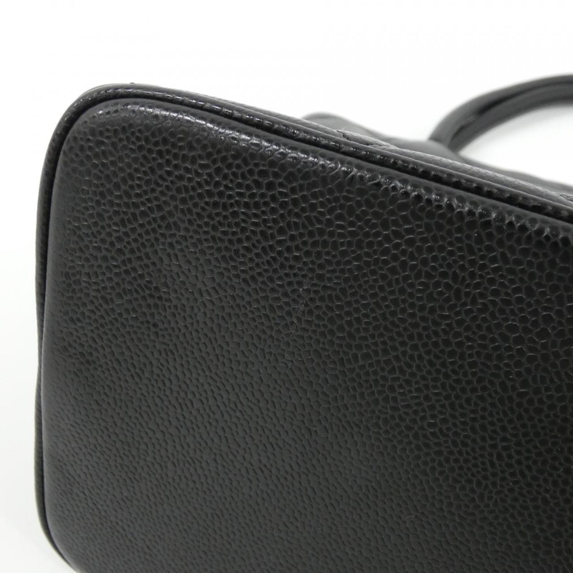 Chanel Black Grained Calfskin Handbag (Pre-Owned)