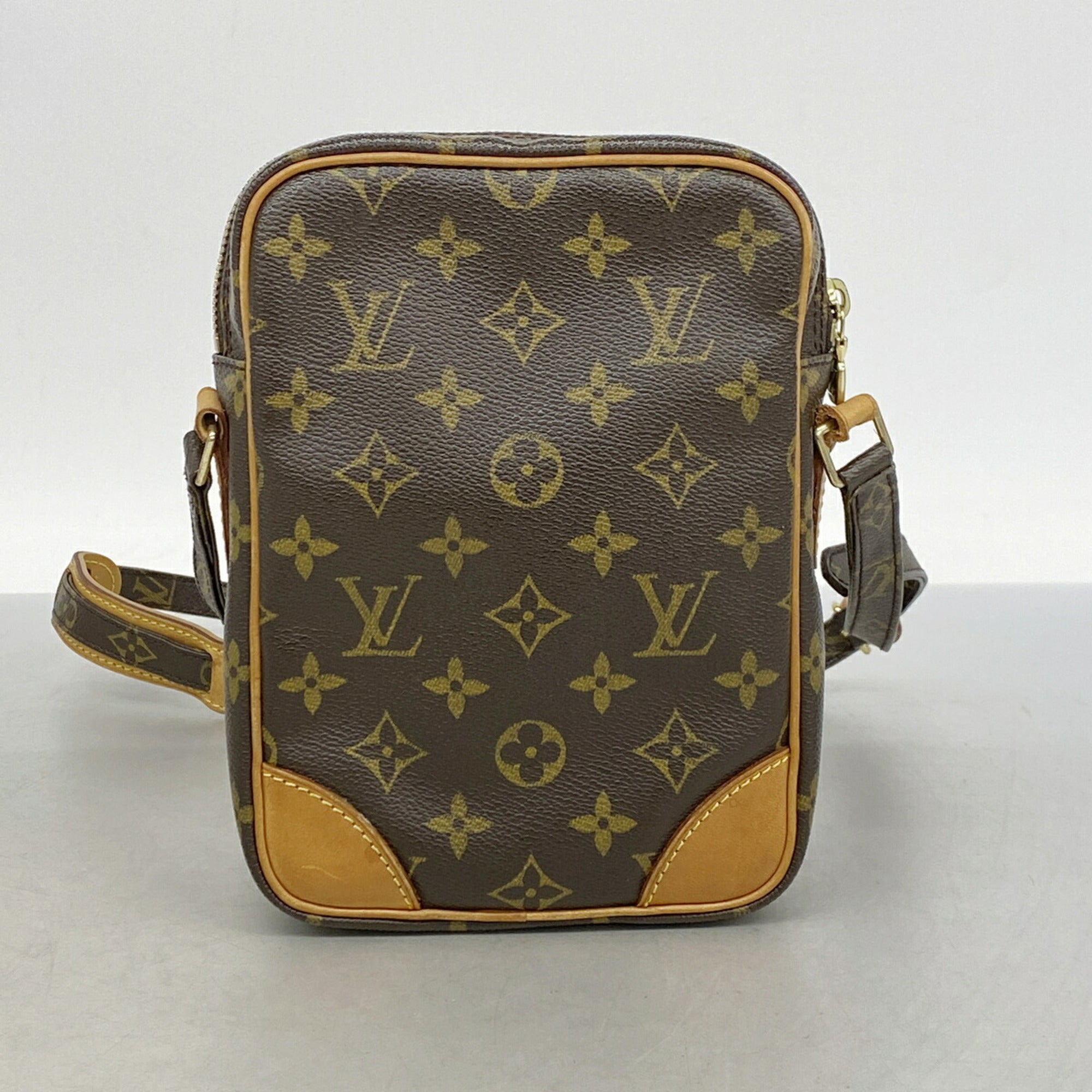 Louis Vuitton Brown Shoulder Bag (Pre-Owned)