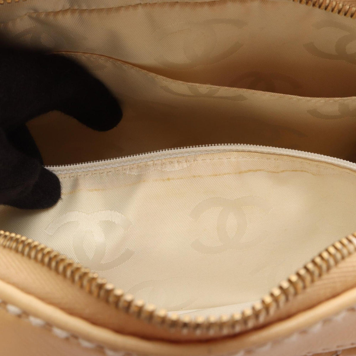 Chanel Beige Leather Handbag (Pre-Owned)
