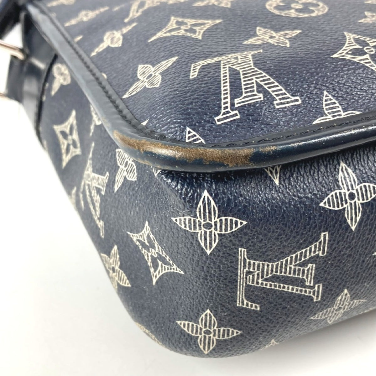 Louis Vuitton Monogram Savane Navy Pochette Shoulder Bag (Pre-Owned)