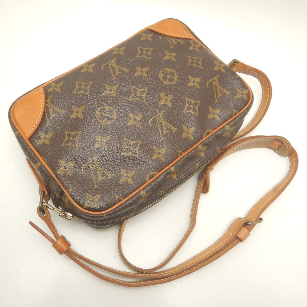 Louis Vuitton Brown Monogram Monogram Shoulder Bag (Pre-Owned)