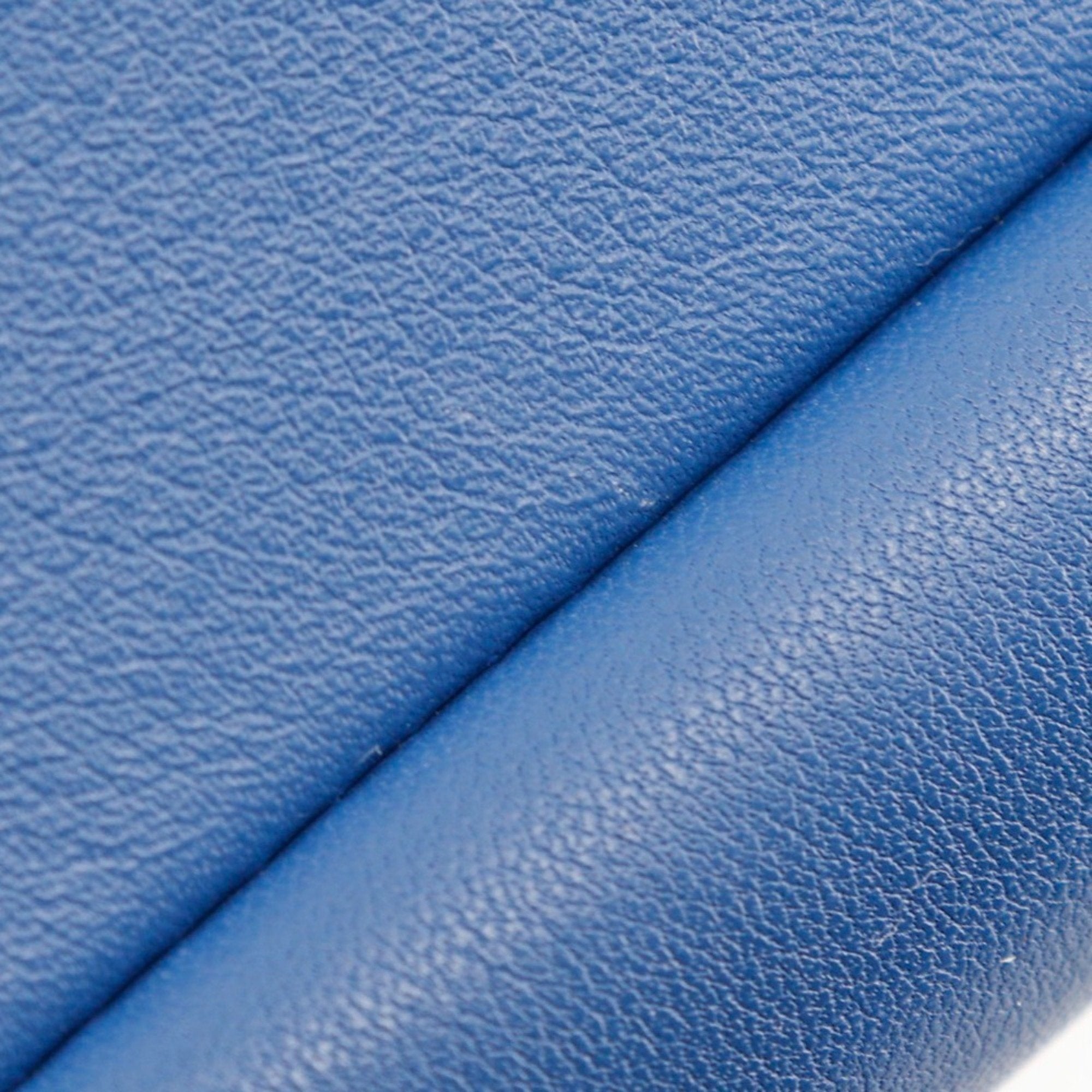 Chanel Blue Leather Handbag (Pre-Owned)