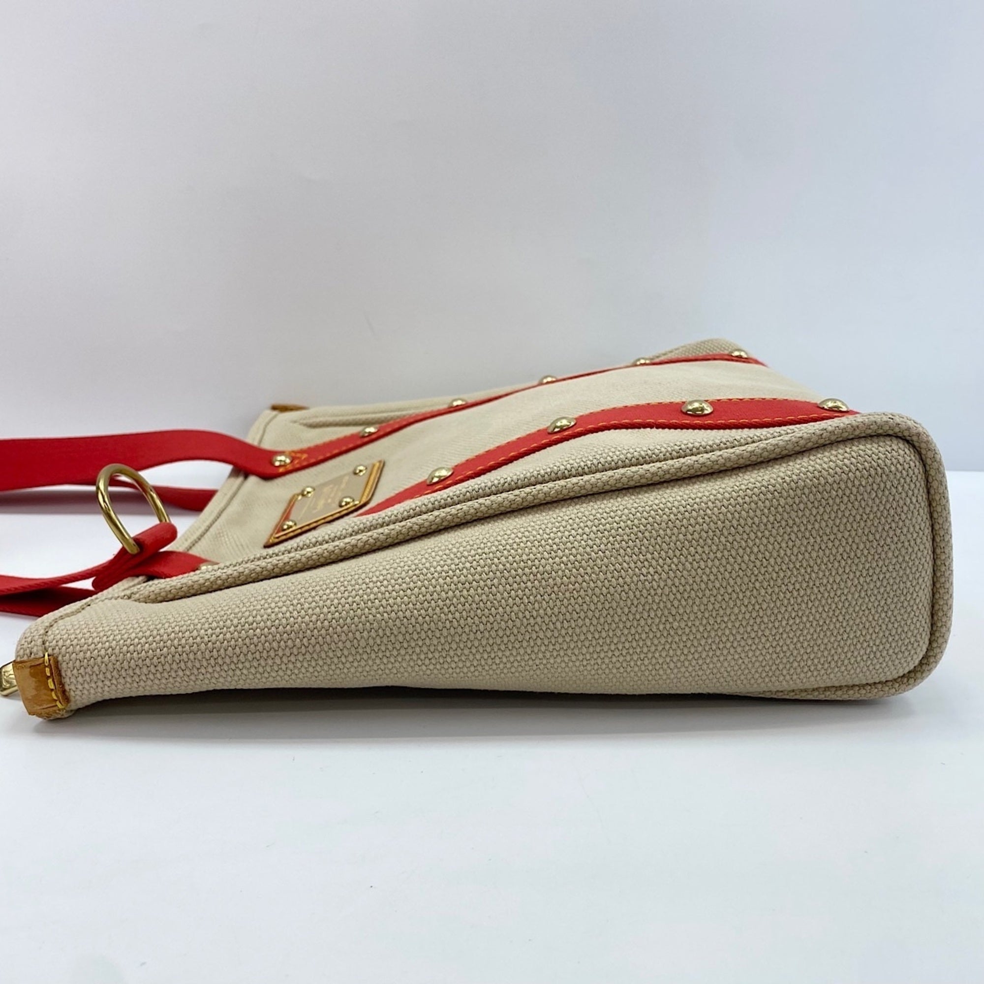 Louis Vuitton Beige Tote Bag (Pre-Owned)
