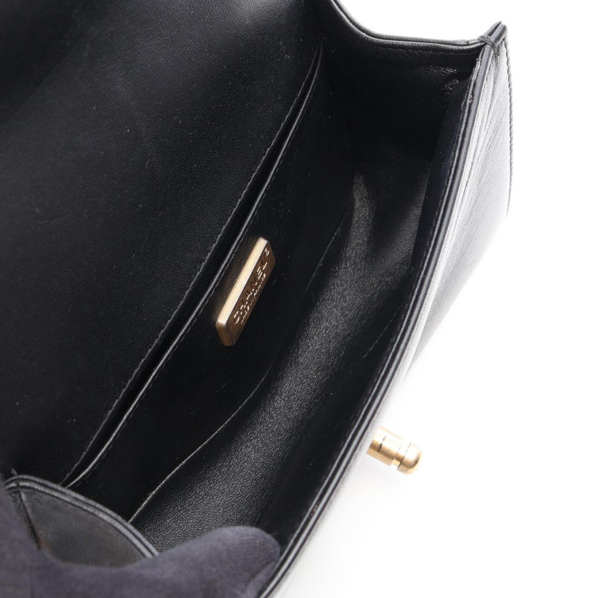 Chanel Black Leather Handbag Shoulder Bag (Pre-Owned)