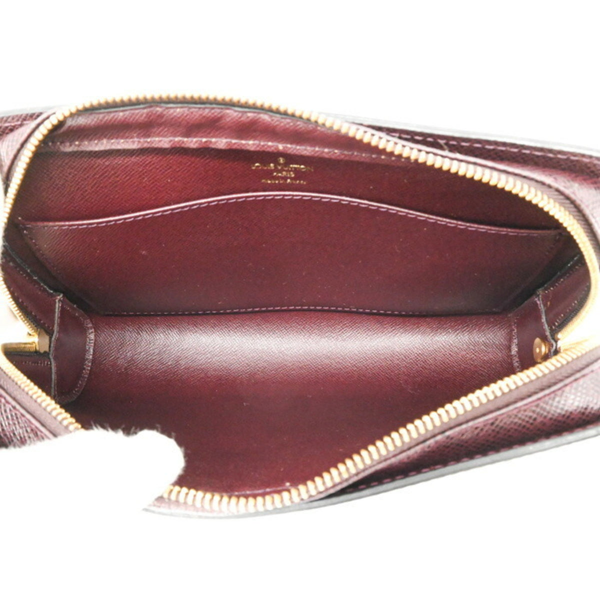 Louis Vuitton Taiga Bordeaux Taiga Leather Clutch Bag (Pre-Owned)
