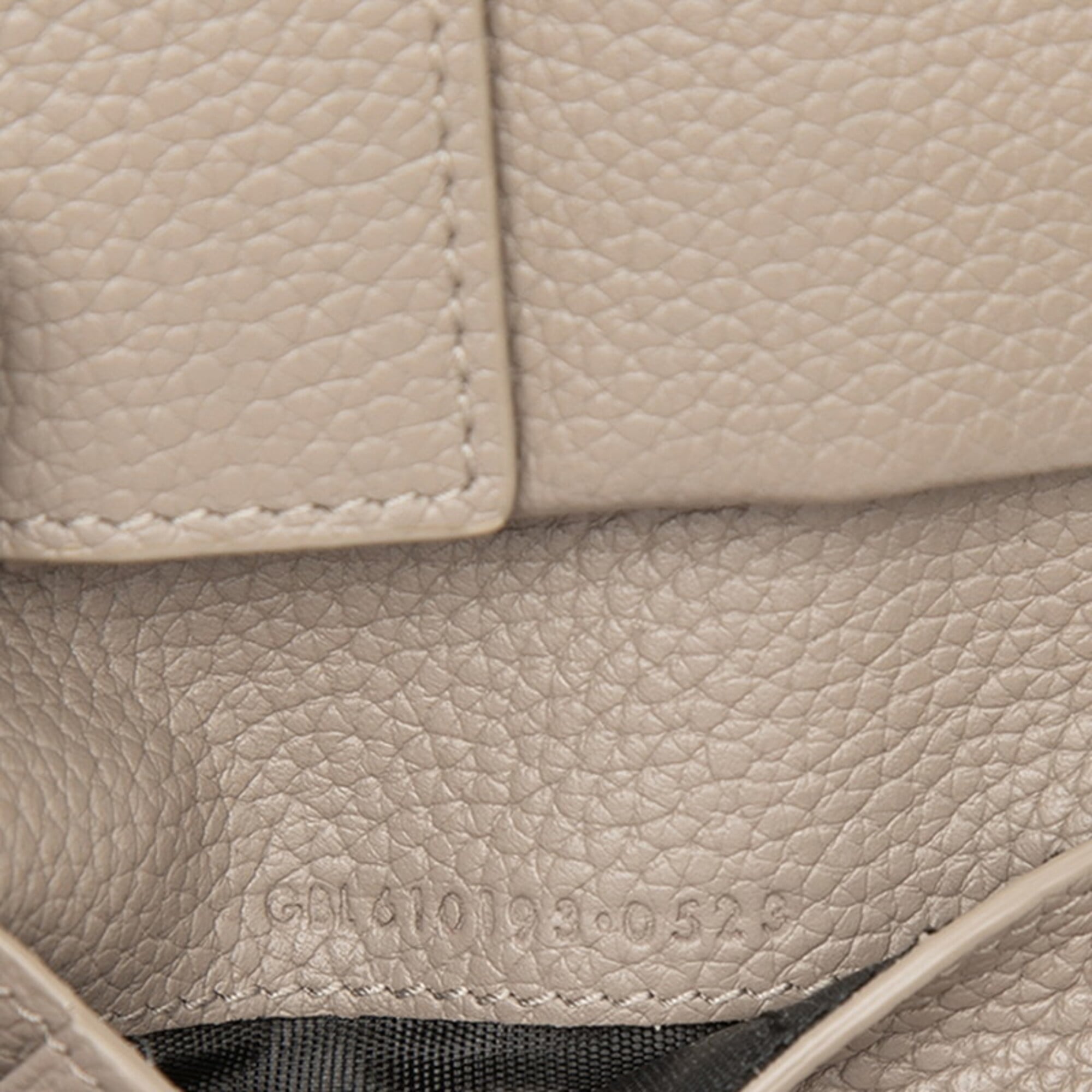 Saint Laurent Beige Leather Wallet (Bi-Fold) (Pre-Owned)