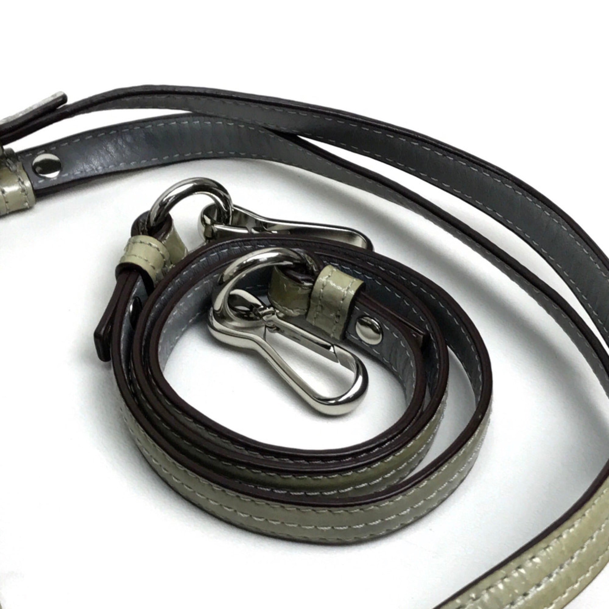 Coach Gray Leather Shoulder Bag (Pre-Owned)