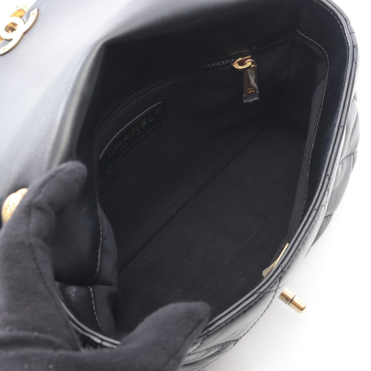 Chanel Black Leather Handbag Shoulder Bag (Pre-Owned)