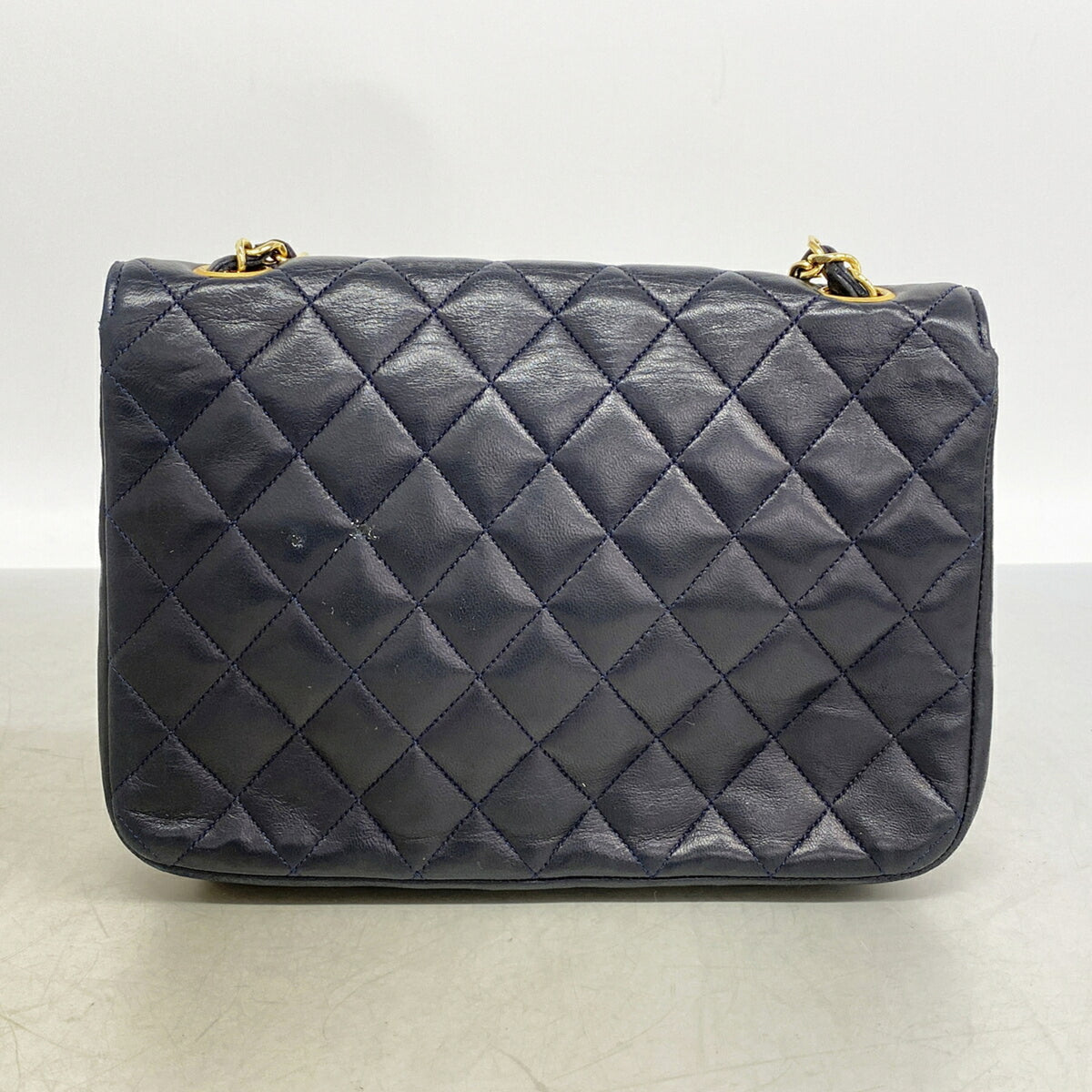 Chanel Black Leather Shoulder Bag (Pre-Owned)