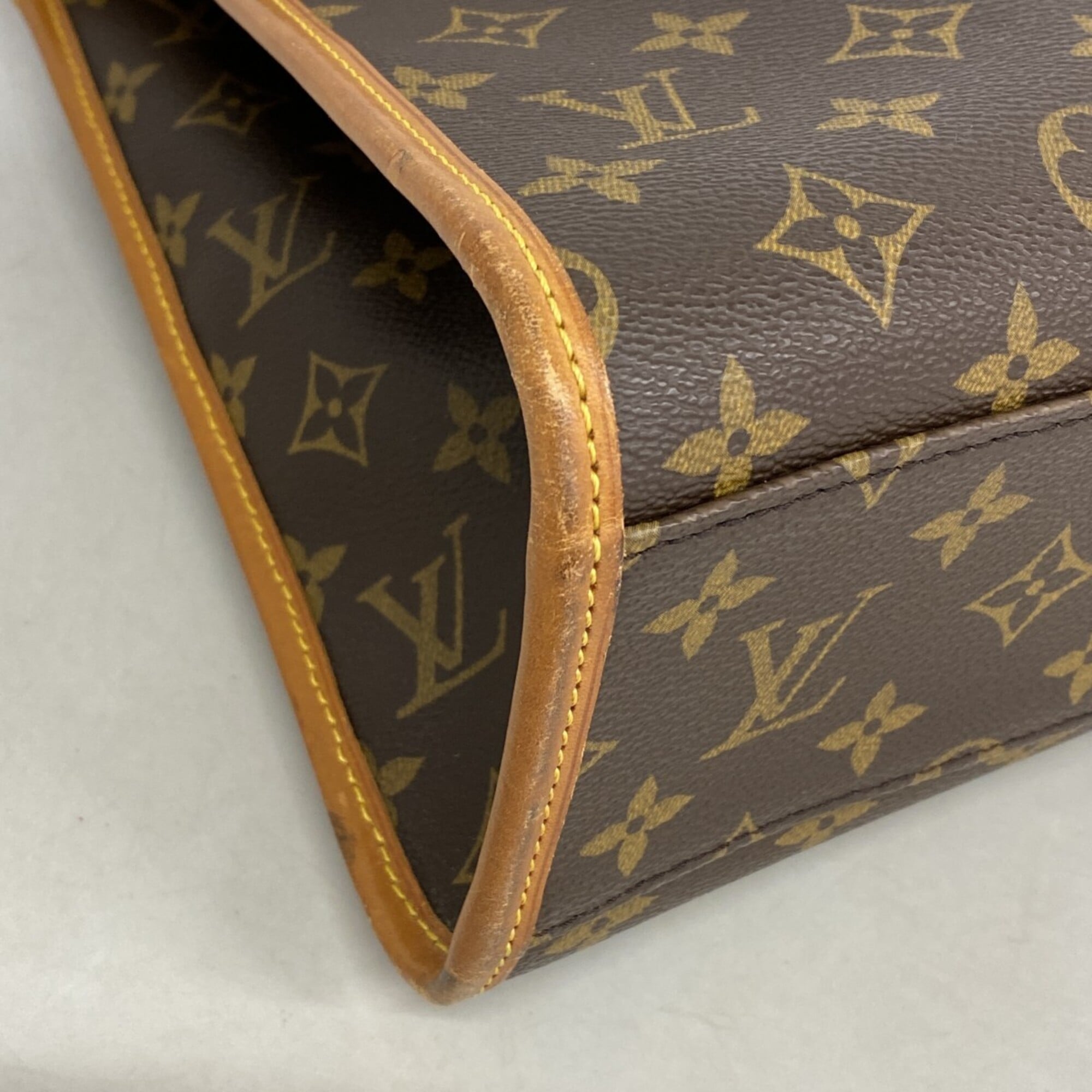 Louis Vuitton Brown Handbag (Pre-Owned)