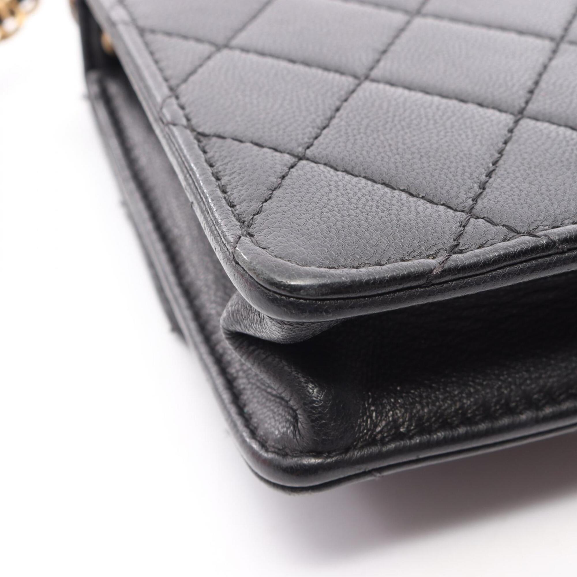 Chanel Black Leather Handbag Shoulder Bag (Pre-Owned)