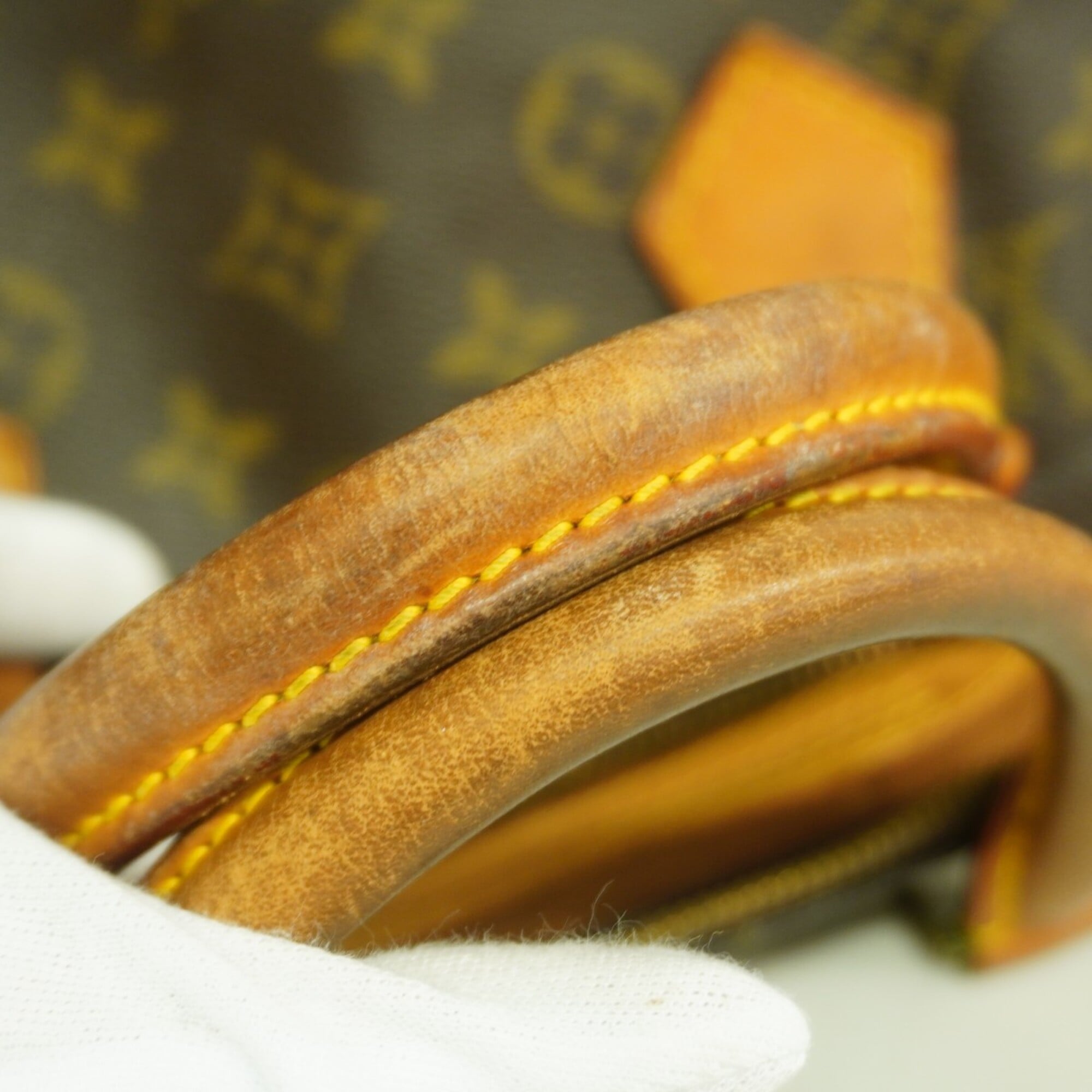 Louis Vuitton Brown Handbag (Pre-Owned)