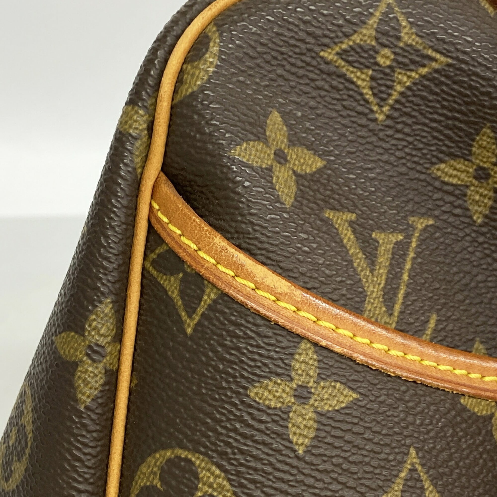 Louis Vuitton Brown Handbag (Pre-Owned)