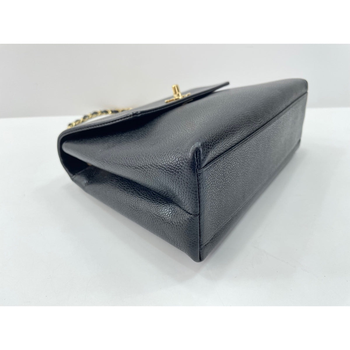 Chanel Black Shoulder Bag (Pre-Owned)
