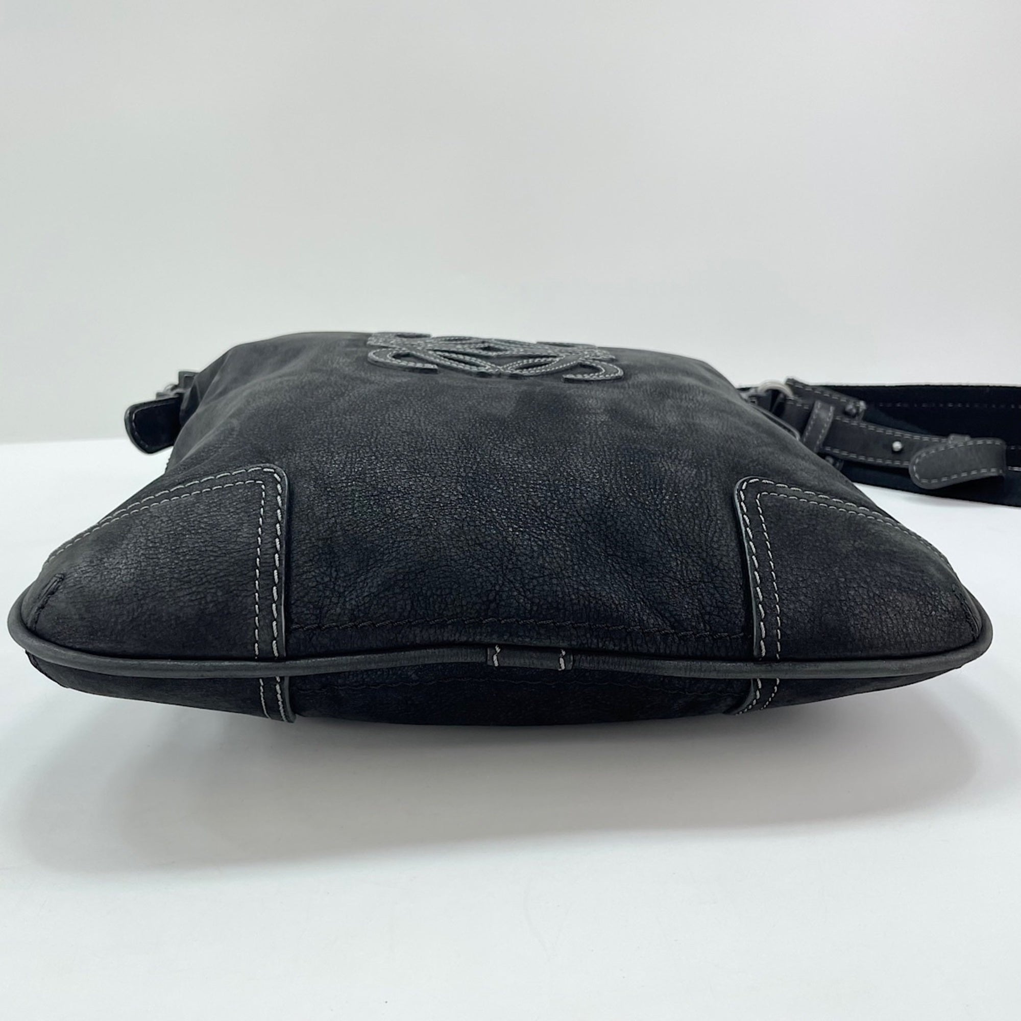 Loewe Black Shoulder Bag (Pre-Owned)