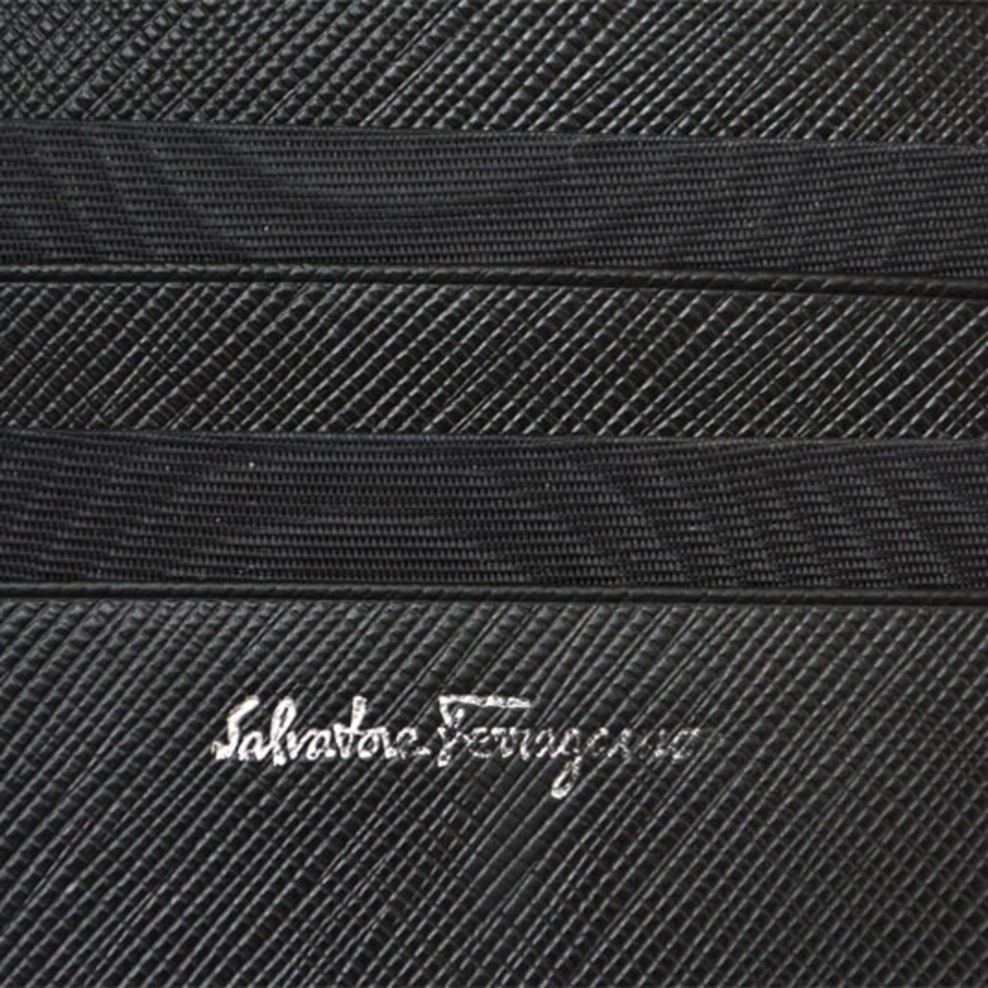 Salvatore Ferragamo Gancini Black Leather Wallet (Bi-Fold) (Pre-Owned)